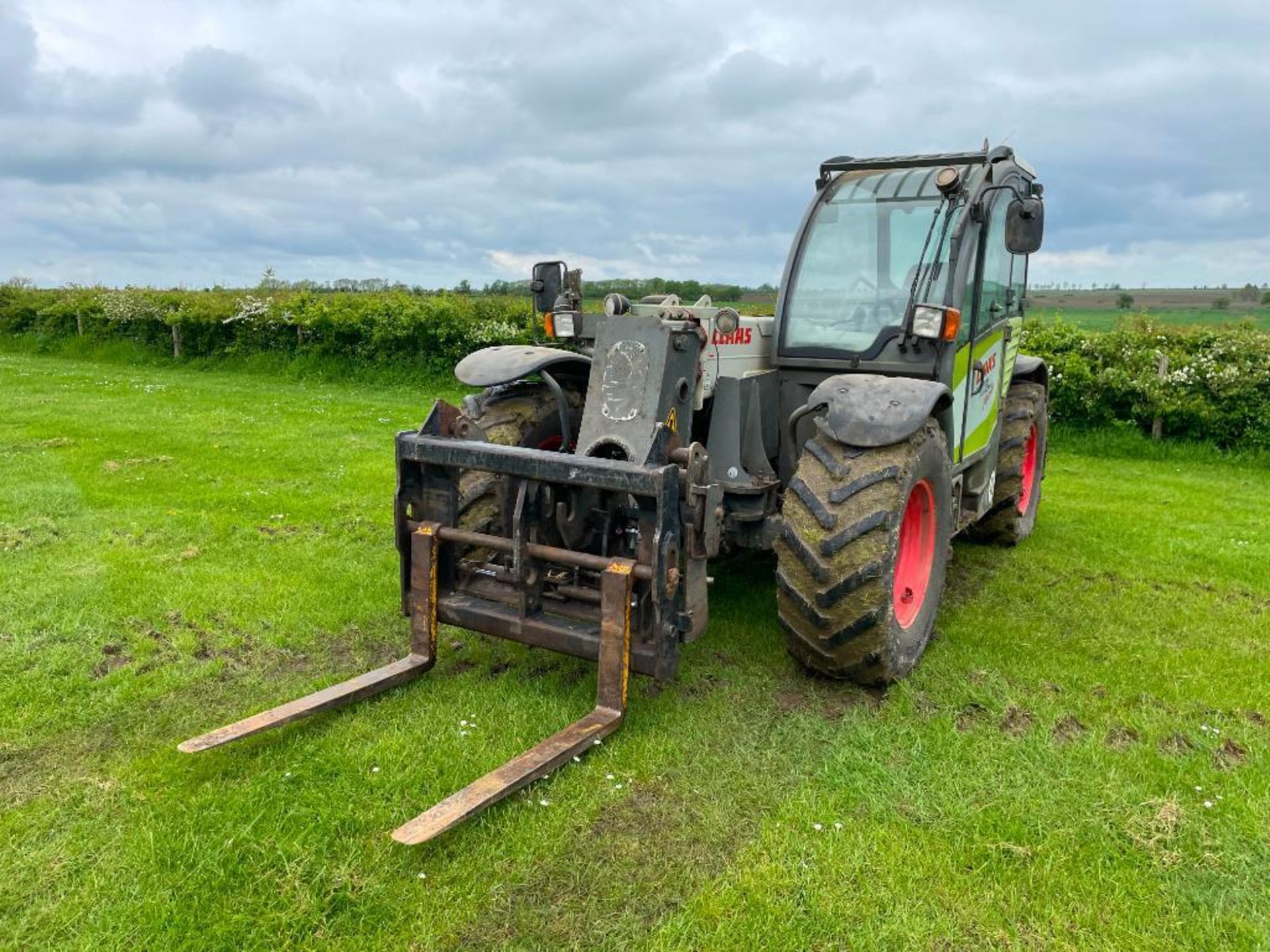 2010 Claas Scorpion 7040 plus varipower materials handler with JCB Q-fit headstock. Datatag Register - Image 3 of 13