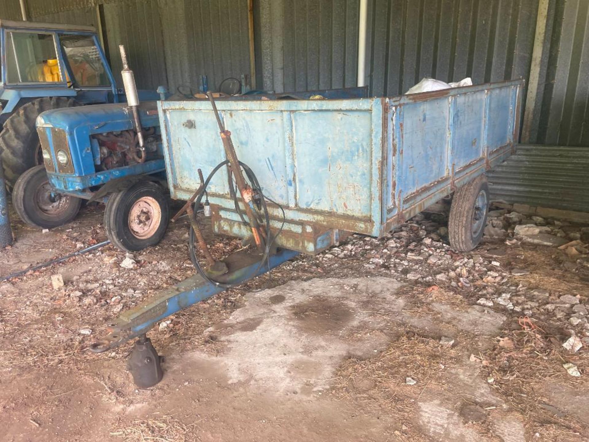 Hydraulic tipping 3t drop side trailer single axle on 7.00-16 wheels and tyres - Image 6 of 6