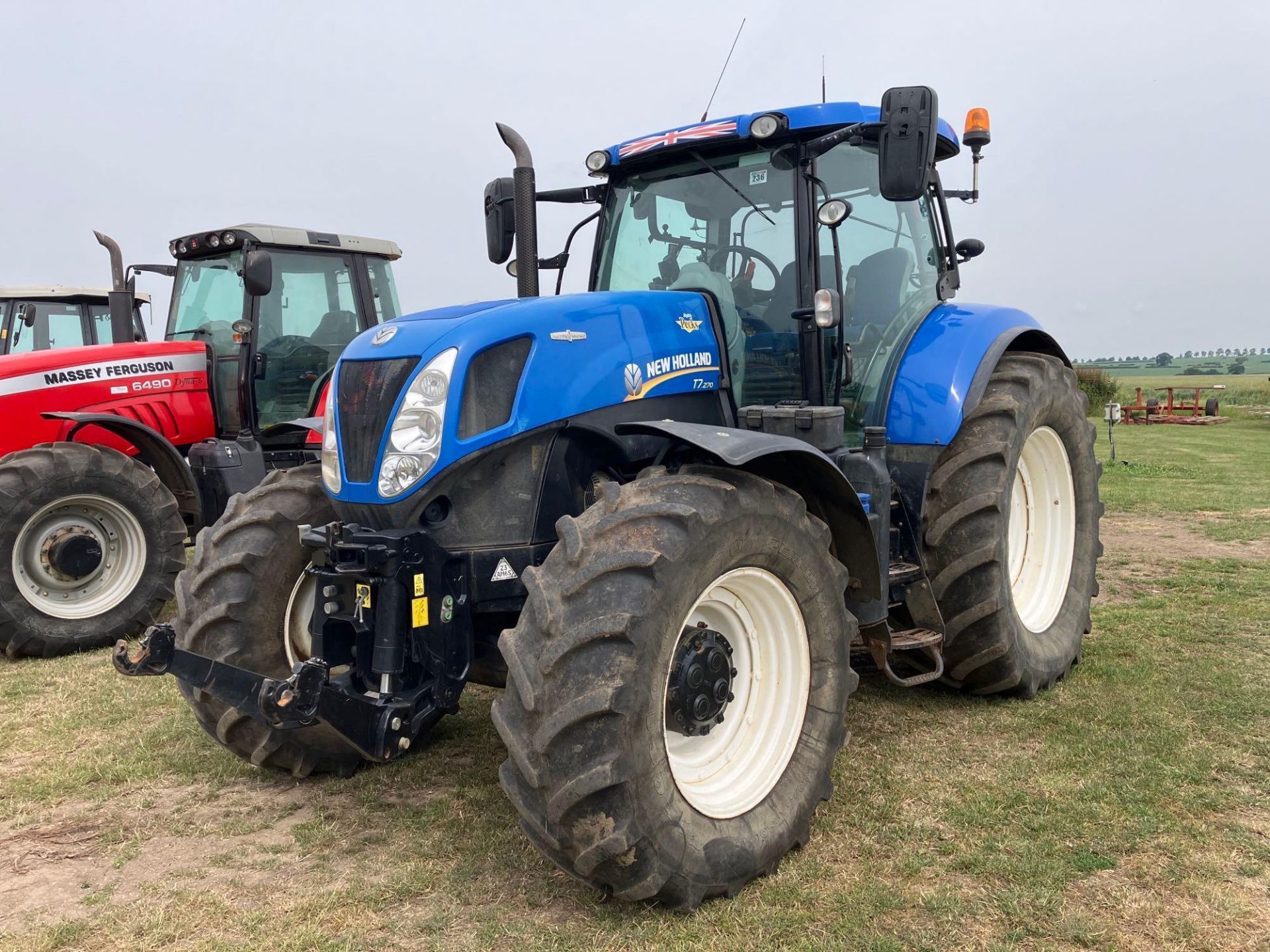 2015 New Holland T7.270 Auto Command 50Kph 4wd tractor with 4 electric spools, air brakes, cab and f - Image 2 of 17