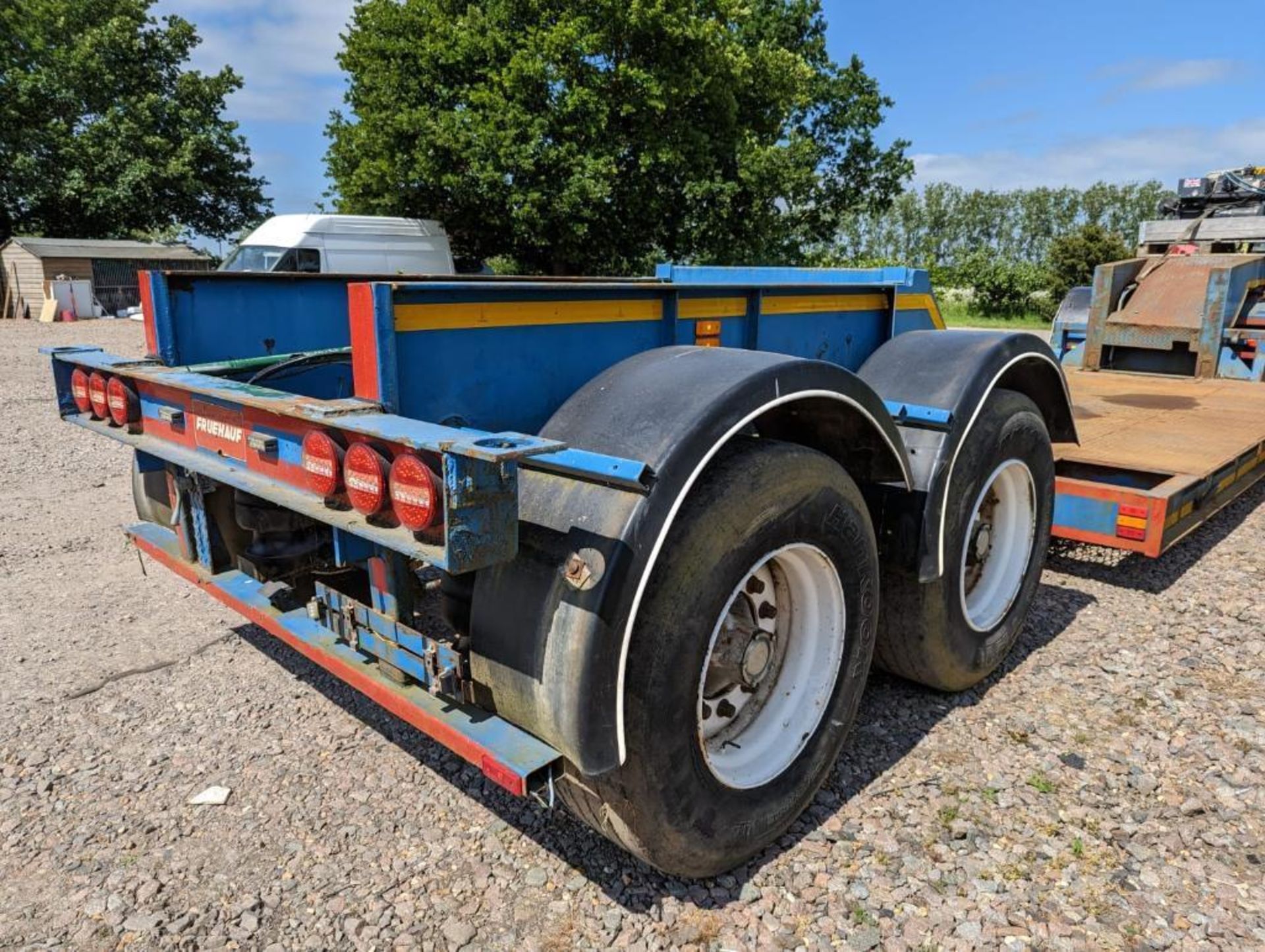 6 wheel low loader with 5th wheel, side load step frame - Image 3 of 10