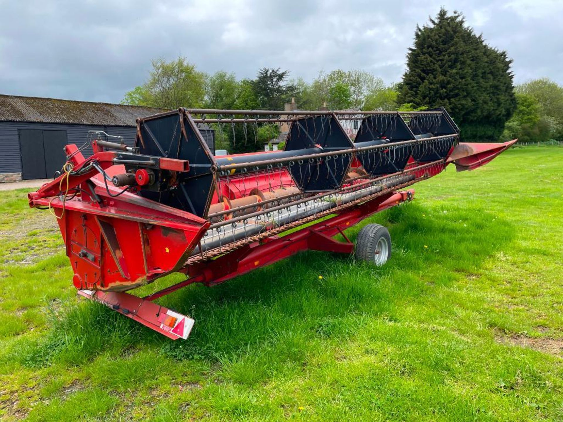 1992 Massey Ferguson 40RS combine harvester with 20ft powerflow header and trolley, datavision scree - Image 12 of 13