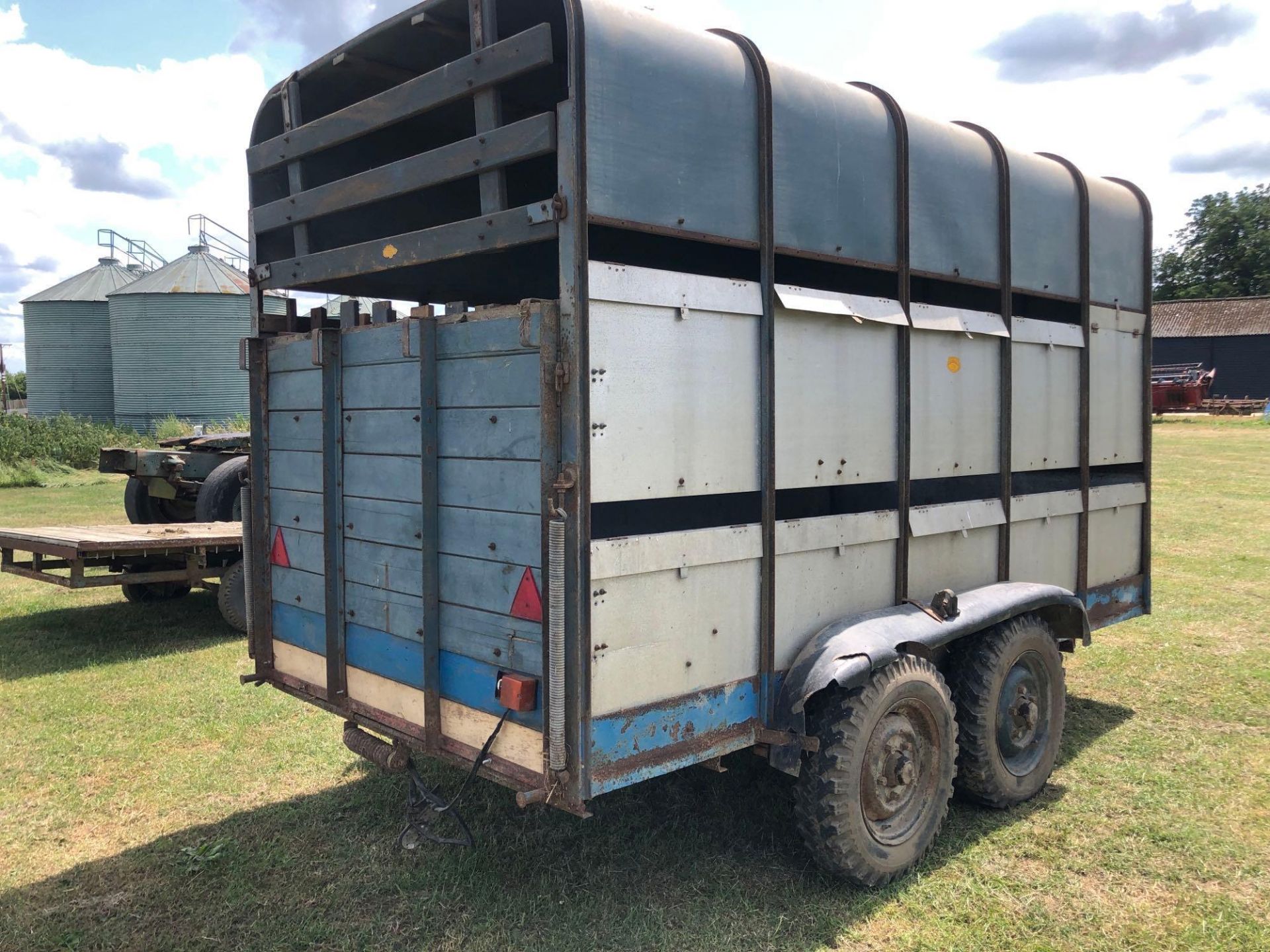 Twin axle livestock trailer with towing eye - Image 3 of 7