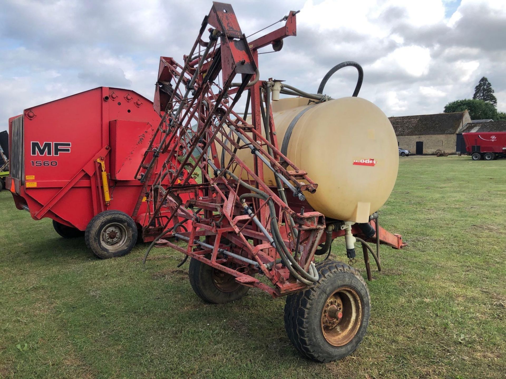 Lely GA250 10m trailed sprayer with manual folding booms, single nozzle lines on 10.0/75-15.3 wheels - Image 7 of 7