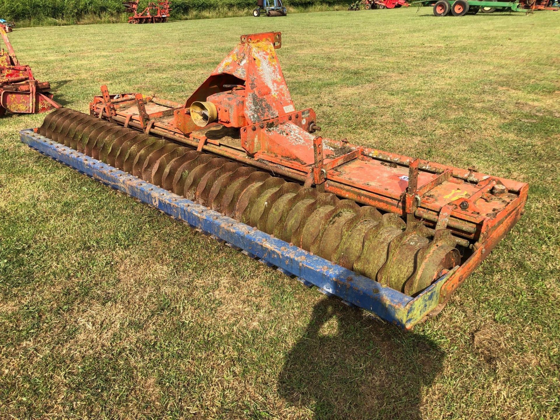 Howard 4m power harrow with rear wavy packer - Image 4 of 7