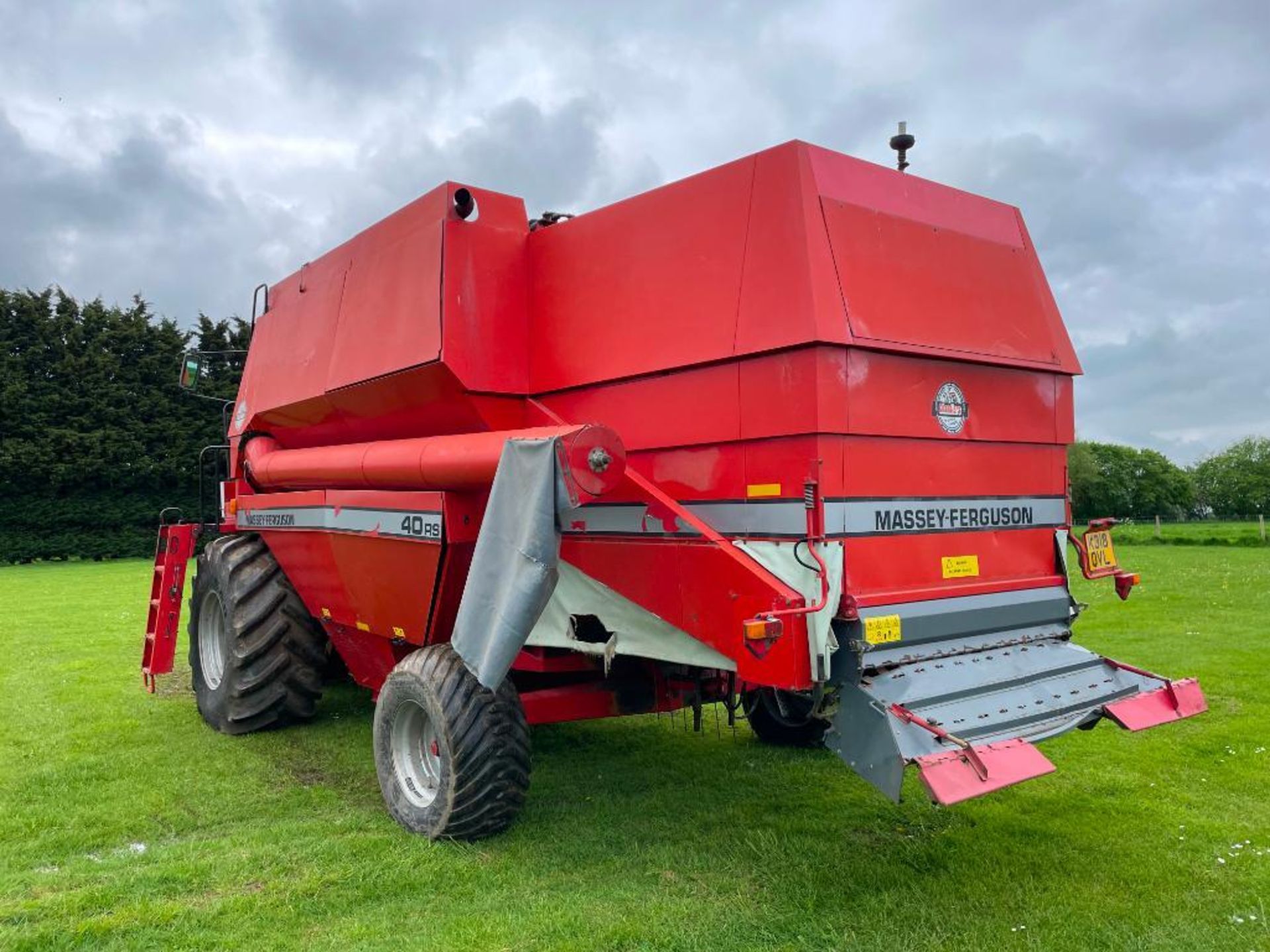 1992 Massey Ferguson 40RS combine harvester with 20ft powerflow header and trolley, datavision scree - Image 5 of 13