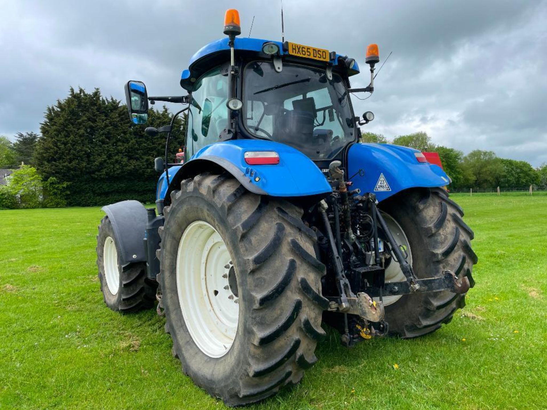 2015 New Holland T7.270 Auto Command 50Kph 4wd tractor with 4 electric spools, air brakes, cab and f - Image 13 of 17