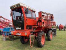 1996 Sands Low-Line 24m gull wing self-propelled sprayer with 2000l tank, plastic single nozzle line