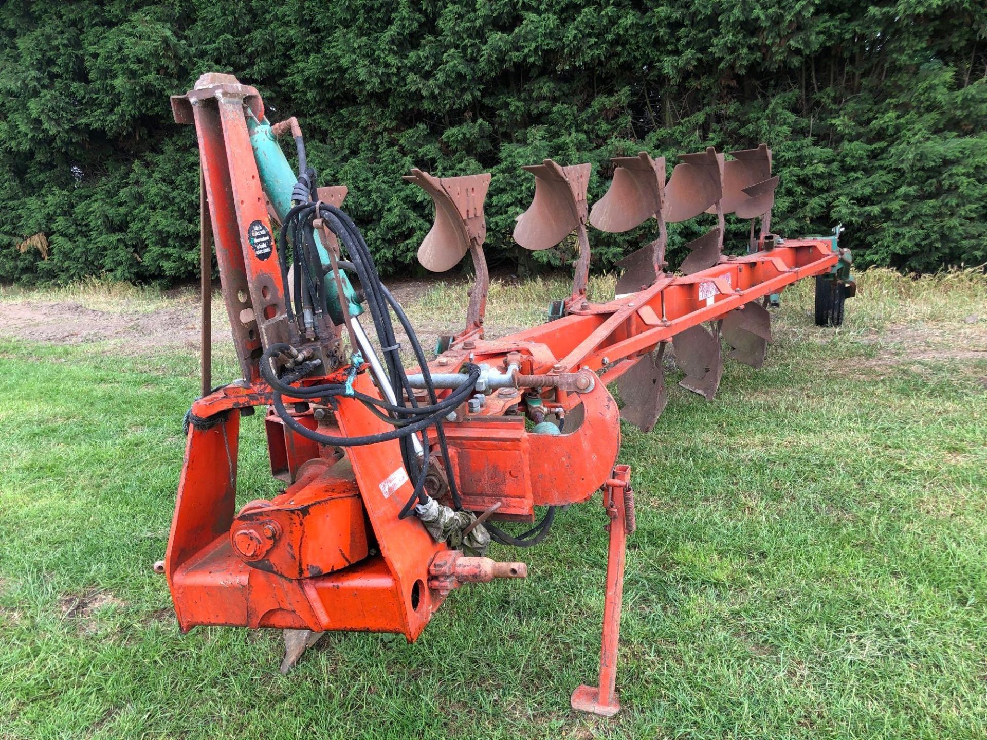 Kverneland LB85 6f reversible plough - Image 3 of 4