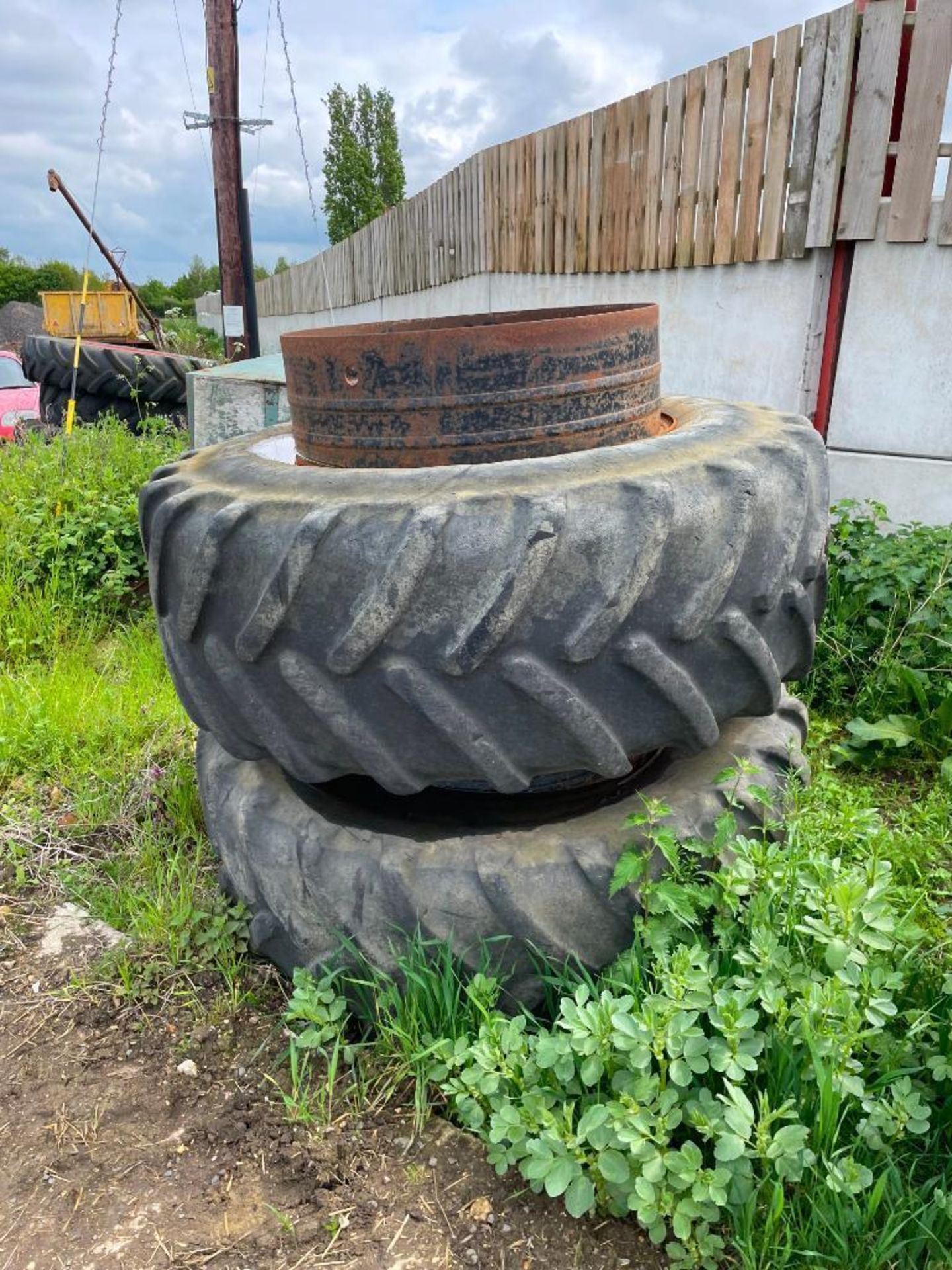 Pair Michelin 650/65R38 Stocks dual wheels and tyres. No clamps - Image 2 of 2