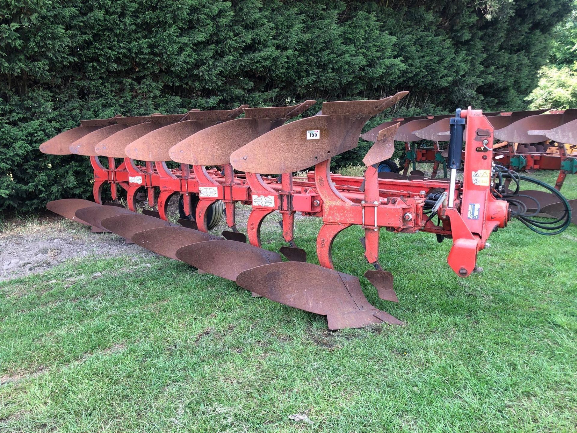 1999 Gregoire Besson 6f (5+1) on land in furrow reversible hydraulic variwidth plough with No8 bodie - Image 2 of 9