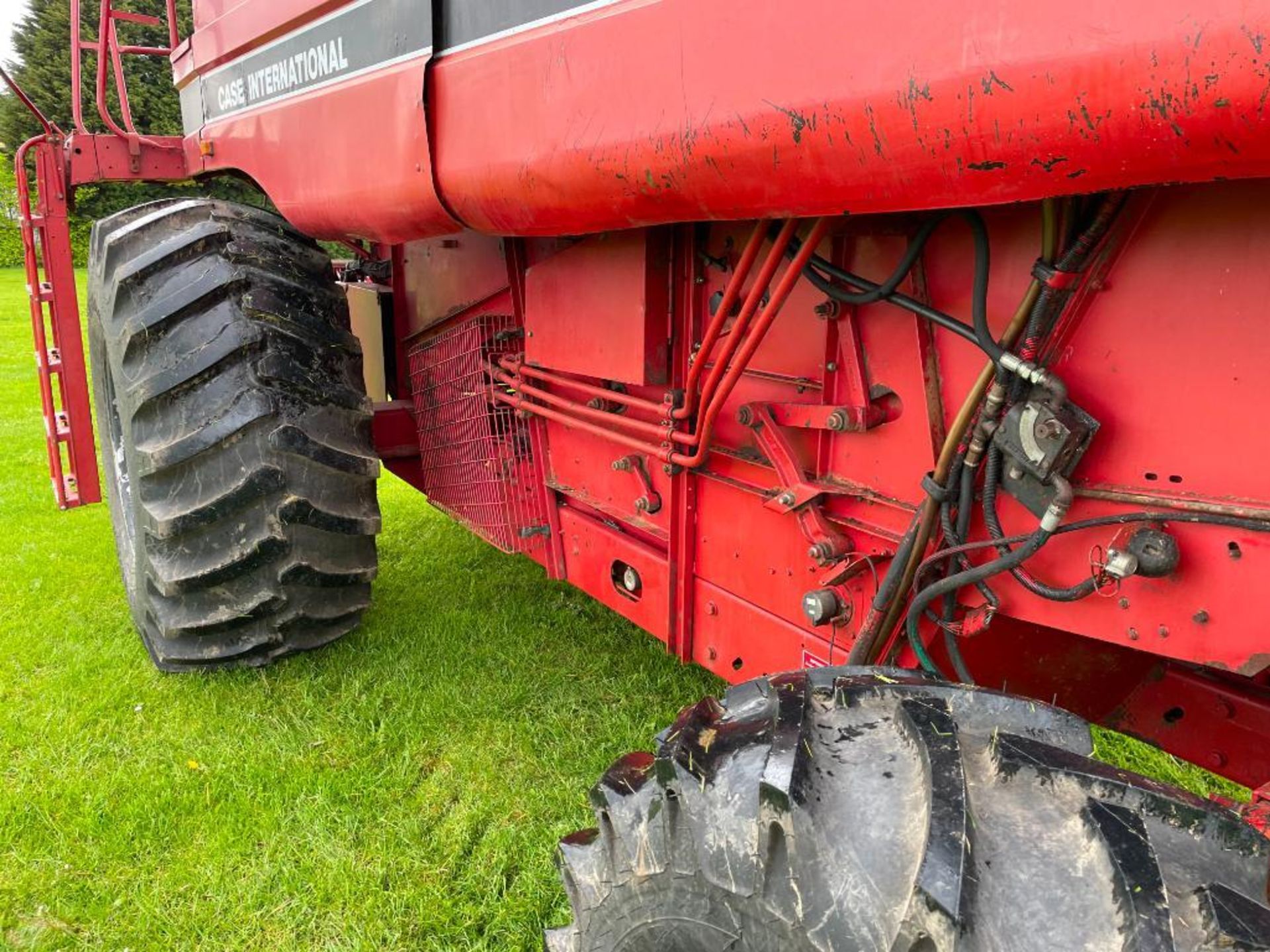 1998 Case 1680 Axial Flow combine harvester with straw chopper, Pro Series 8000 yield monitor and Ca - Image 13 of 16