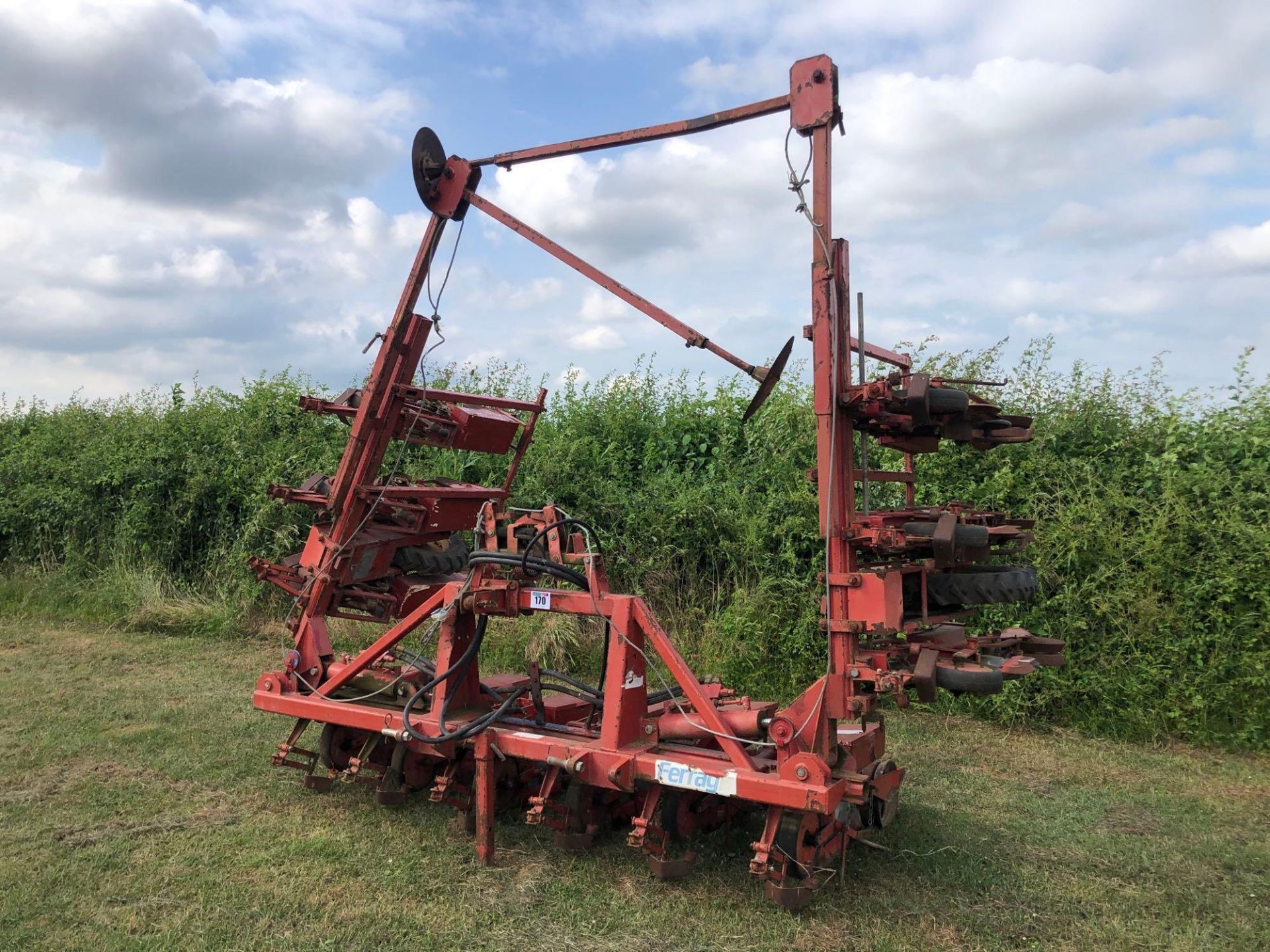 Accord Ferrag 12 row hydraulic folding sugar beet drill, linkage mounted. Serial No: 32033 - Image 2 of 5