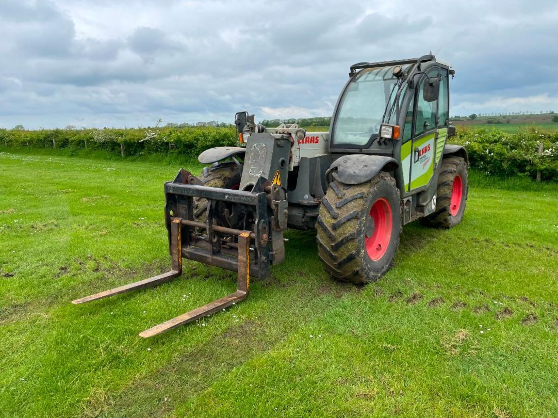 2010 Claas Scorpion 7040 plus varipower materials handler with JCB Q-fit headstock. Datatag Register - Image 2 of 13