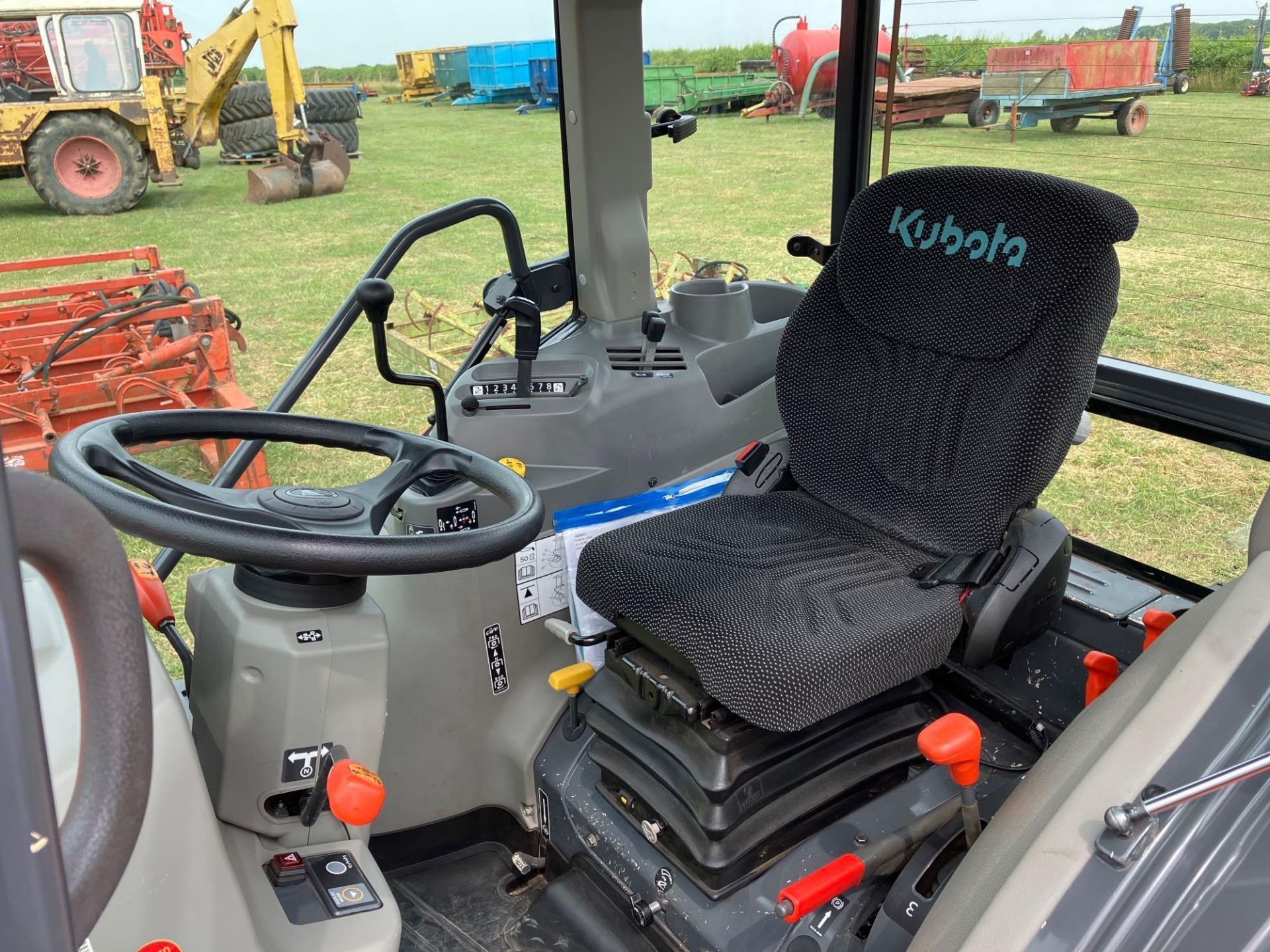 2020 Kubota L2501 4wd compact tractor with air con, DAB radio, CAT1 link arms, 2 rear spools, front - Image 9 of 14