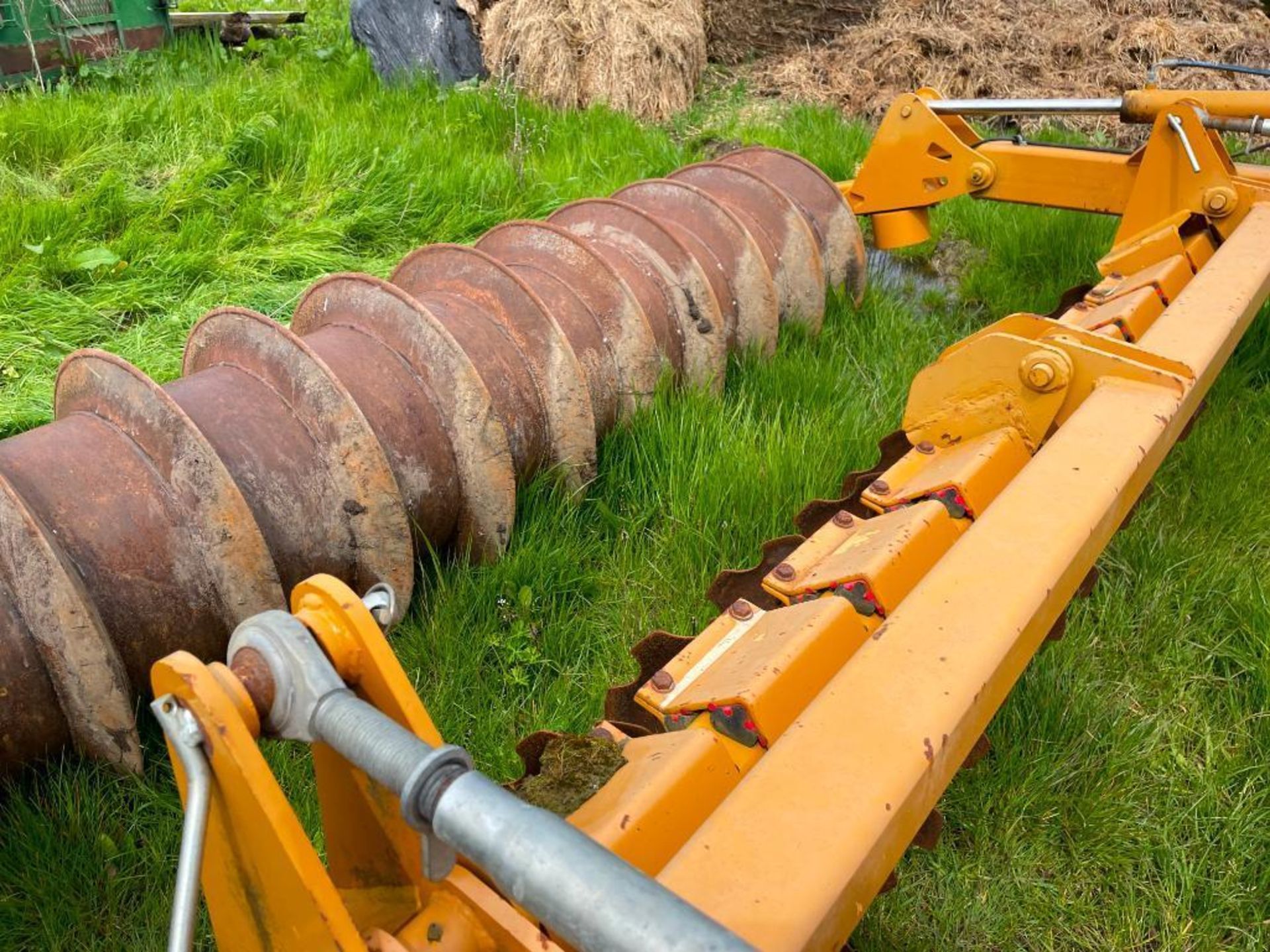 2012 Knight Raven 2.8m cultivator with 3 subsoiler legs, 4 fixed tines, 2 rows discs and rear zonal - Image 7 of 9