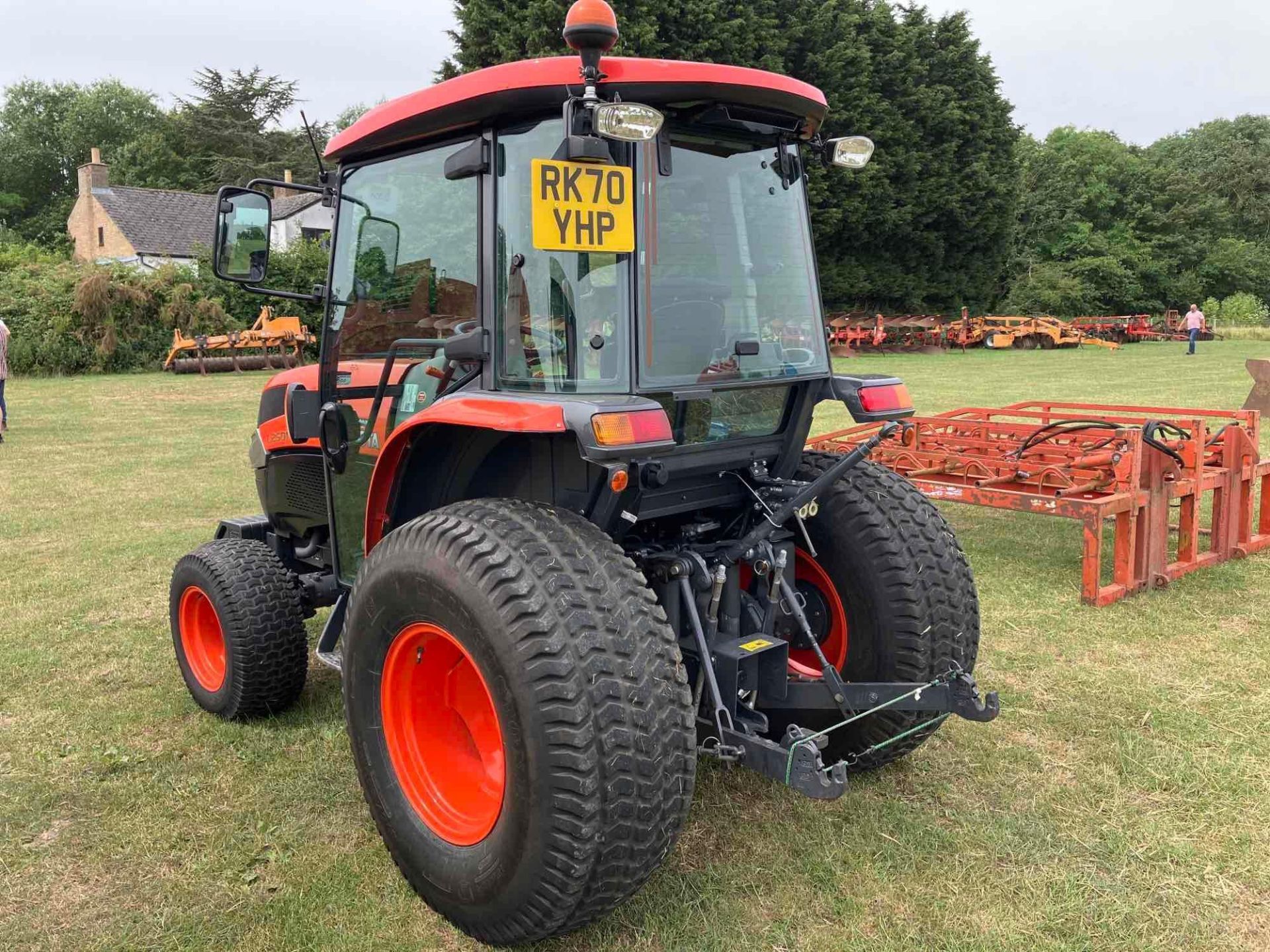 2020 Kubota L2501 4wd compact tractor with air con, DAB radio, CAT1 link arms, 2 rear spools, front - Image 8 of 14