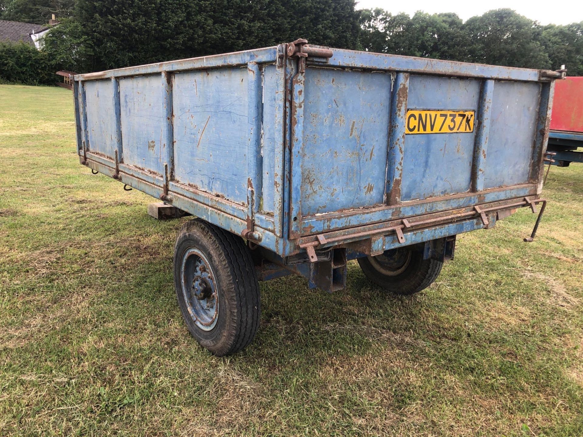 Hydraulic tipping 3t drop side trailer single axle on 7.00-16 wheels and tyres - Image 4 of 6