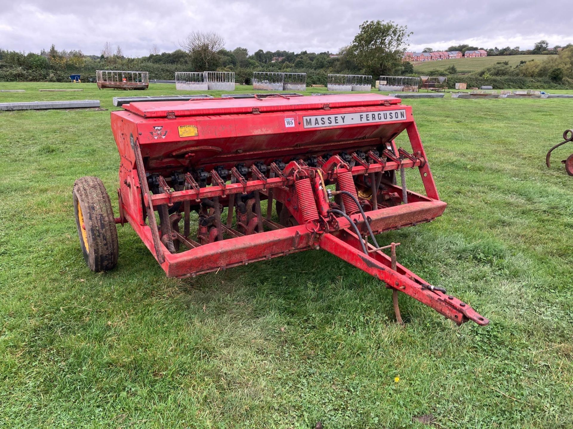 Massey Ferguson 30 trailed drill, 13 row (8ft). Serial No: L5817 NB: Manual in Office - Image 3 of 3