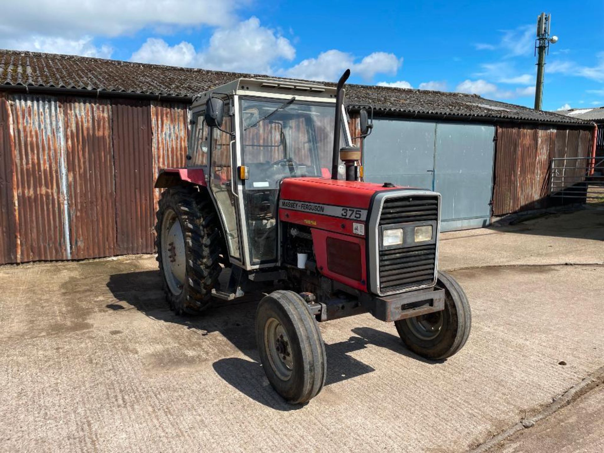 1990 Massey Ferguson 375 2wd tractor, 2 manual spools on Firestone 7.5-16 front and Firestone 13.6-3 - Image 2 of 24