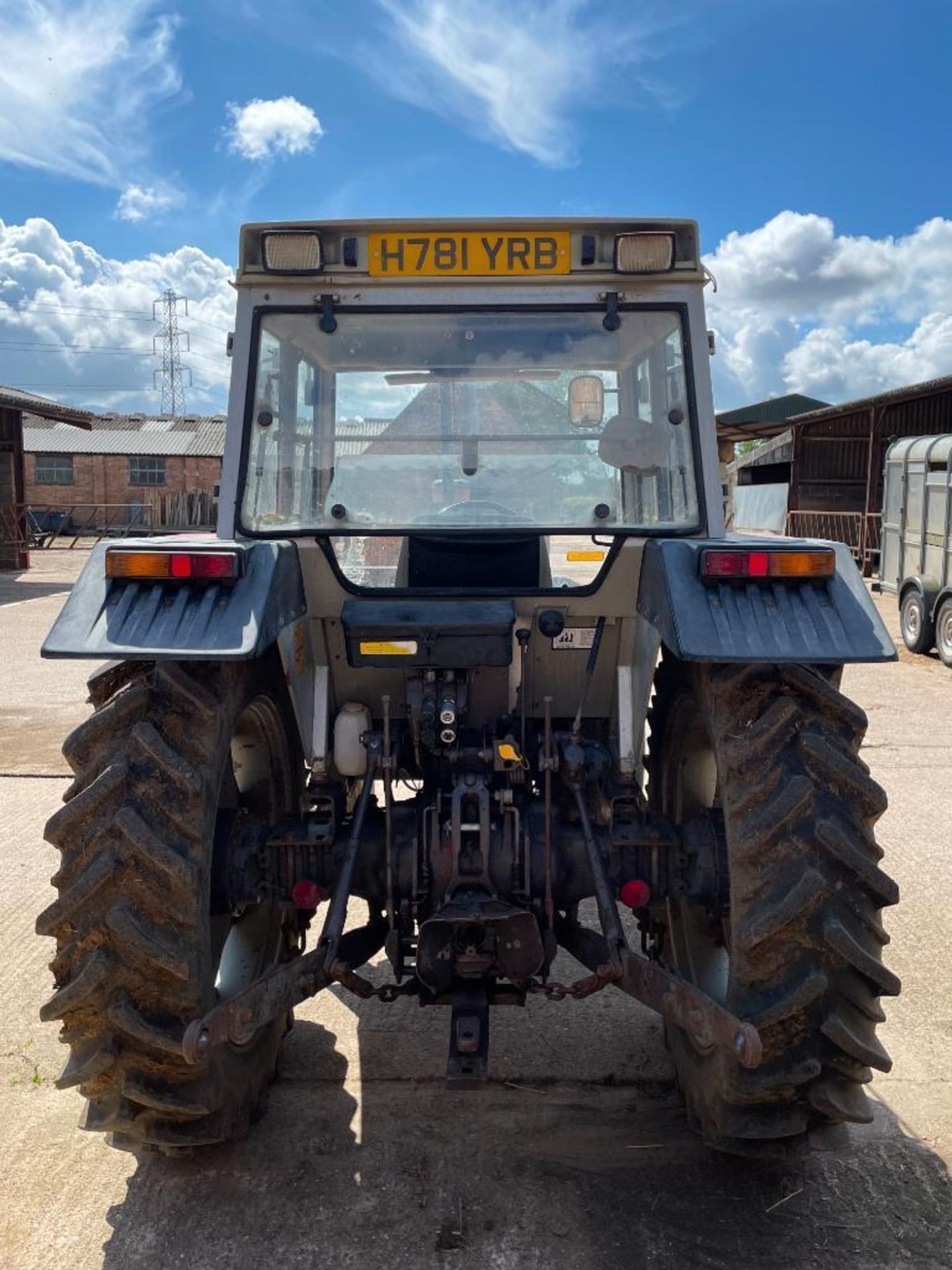 1990 Massey Ferguson 375 2wd tractor, 2 manual spools on Firestone 7.5-16 front and Firestone 13.6-3 - Image 10 of 24