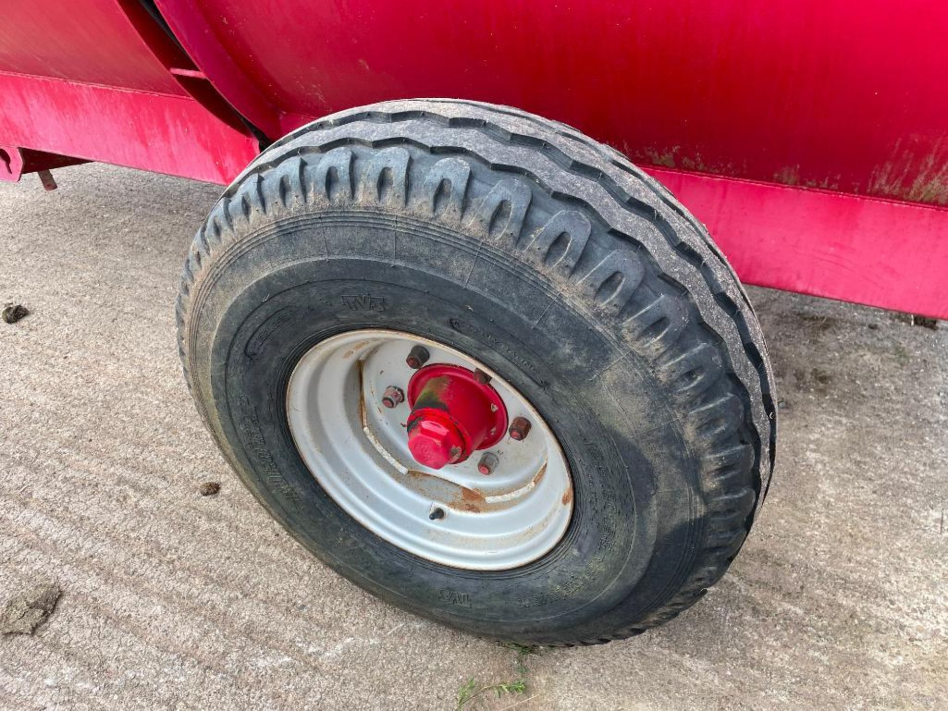 2013 Marshall MS60 6t manure spreader, single axle on 12.5/80-15.3 wheels and tyres NB: Manual in Of - Image 10 of 13