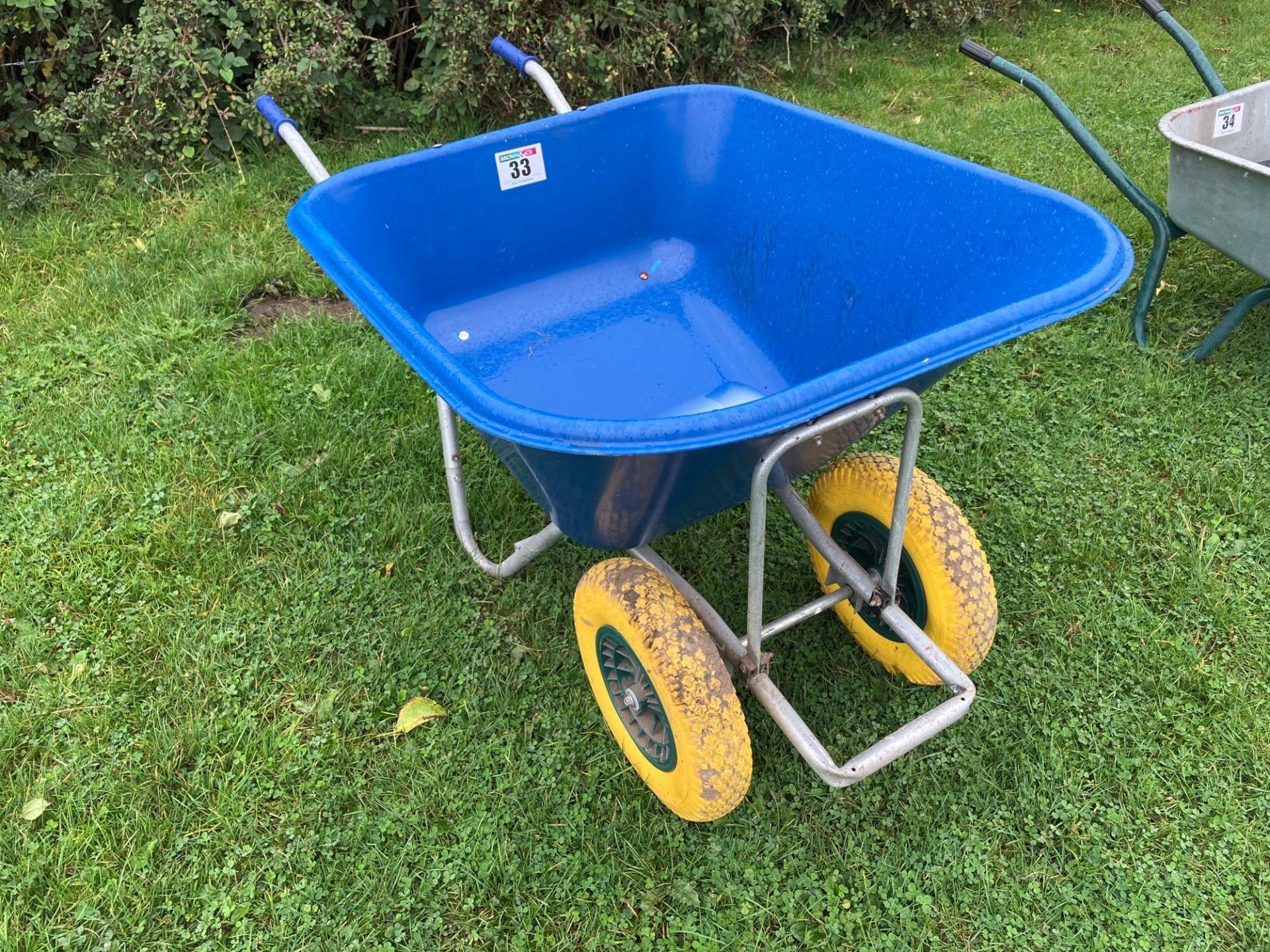 Wheel barrow