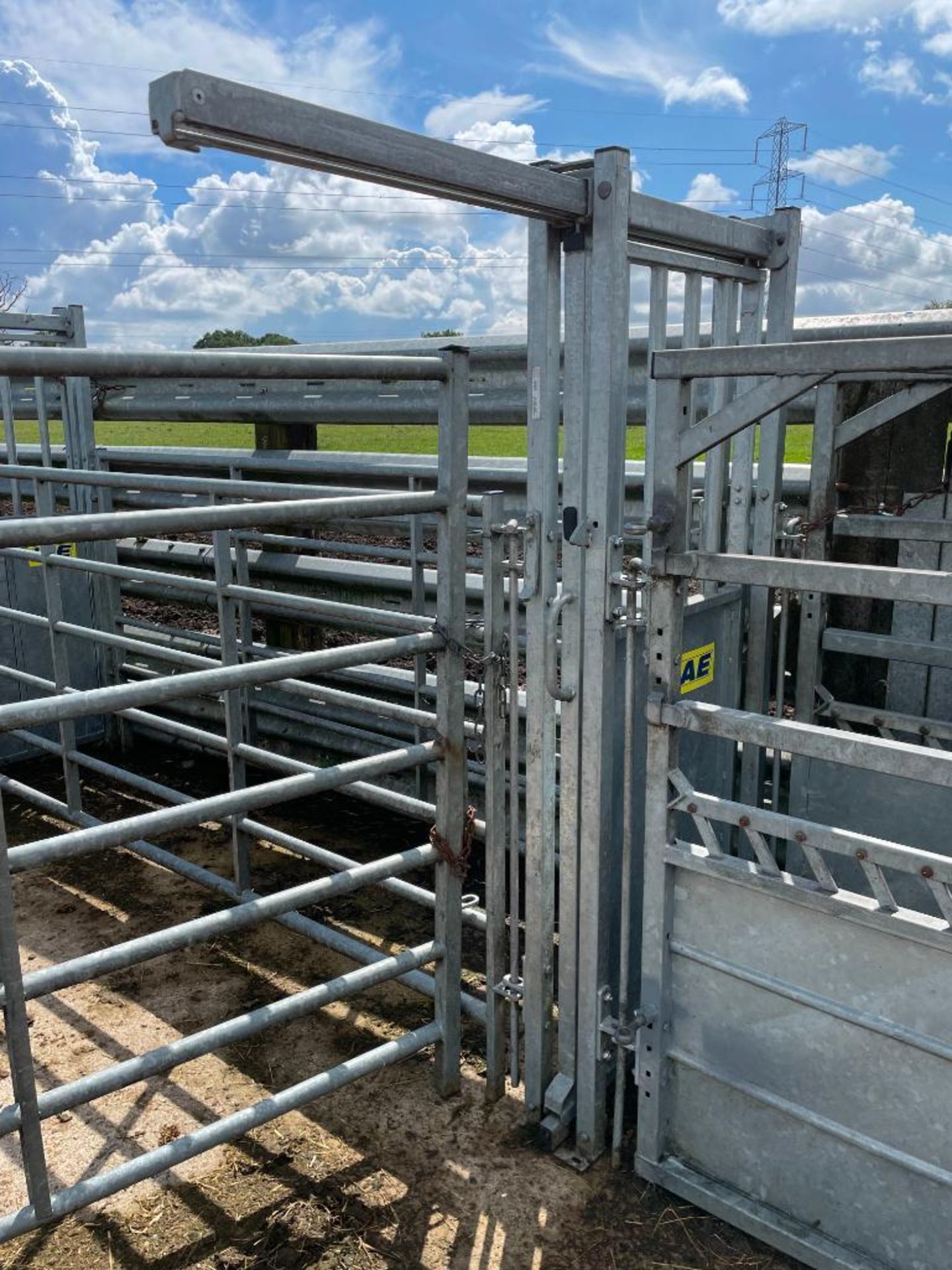 IAE galvanised sliding gate for cattle race - Image 2 of 2