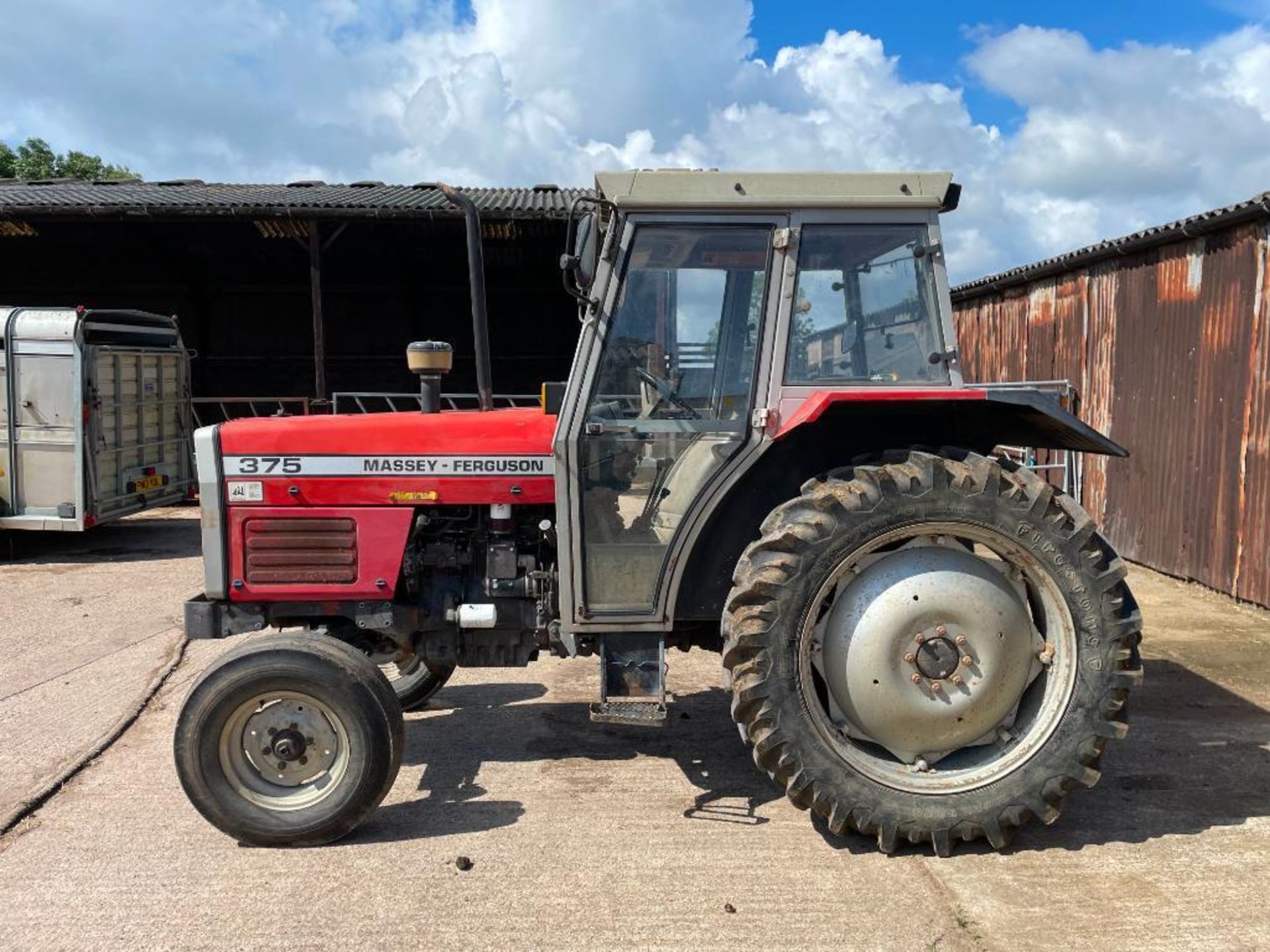 1990 Massey Ferguson 375 2wd tractor, 2 manual spools on Firestone 7.5-16 front and Firestone 13.6-3 - Image 12 of 24