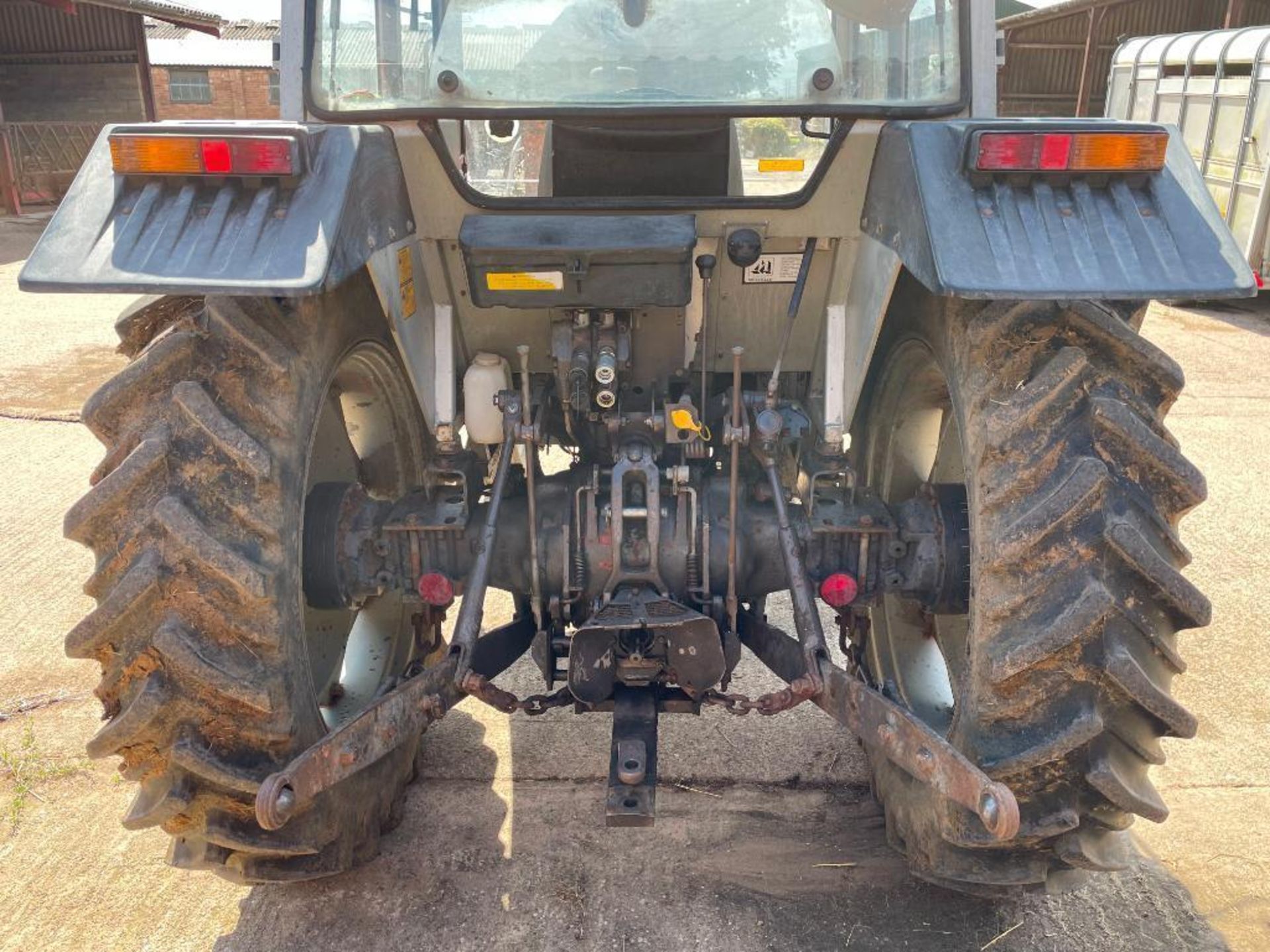 1990 Massey Ferguson 375 2wd tractor, 2 manual spools on Firestone 7.5-16 front and Firestone 13.6-3 - Image 9 of 24