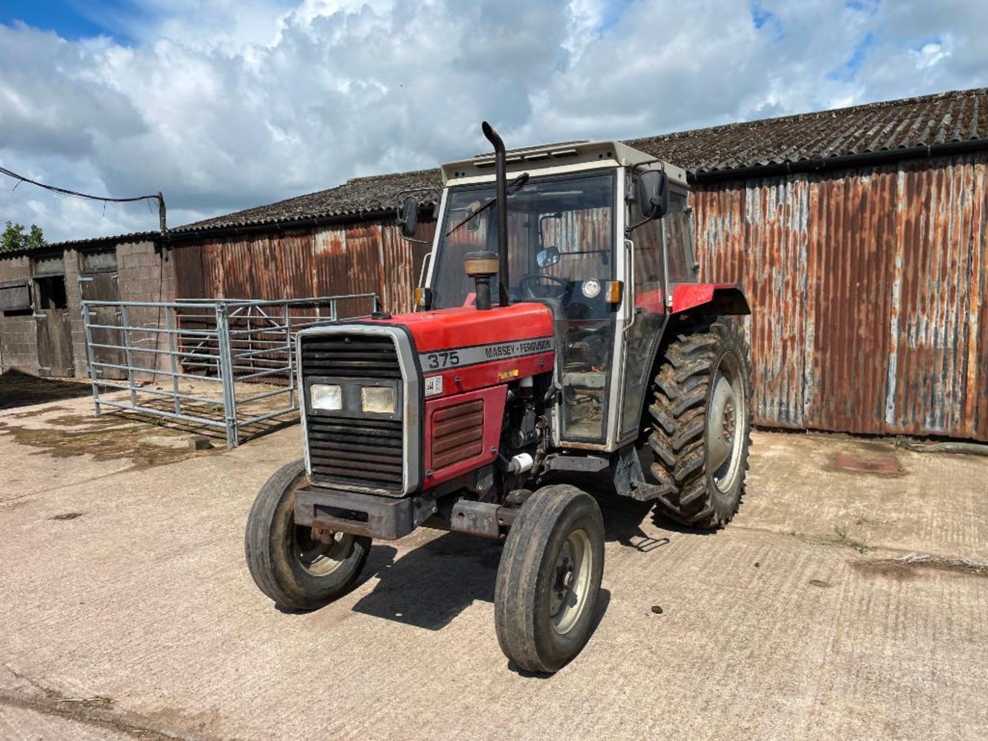 1990 Massey Ferguson 375 2wd tractor, 2 manual spools on Firestone 7.5-16 front and Firestone 13.6-3 - Image 20 of 24