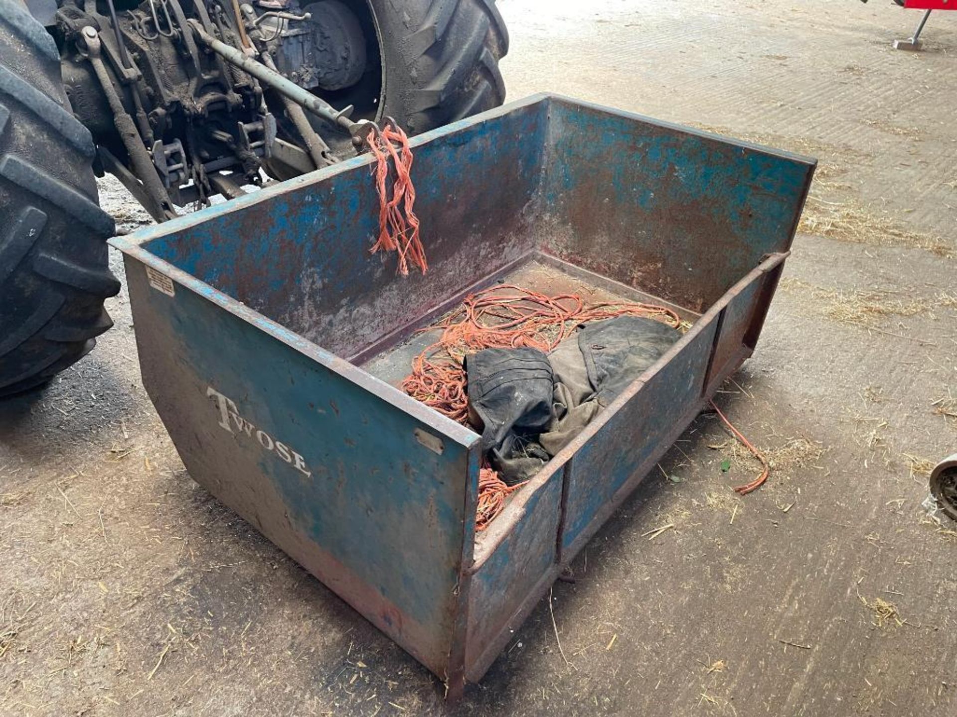 Twose linkage mounted transport box, 4ft 10in. Serial No: 10088 - Image 3 of 4