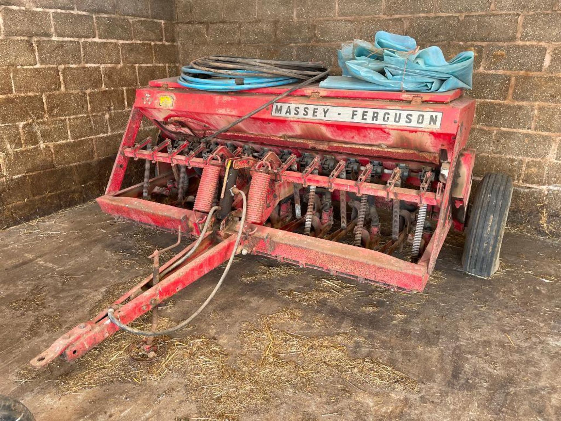 Massey Ferguson 30 trailed drill, 13 row (8ft). Serial No: L5817 NB: Manual in Office - Image 2 of 3