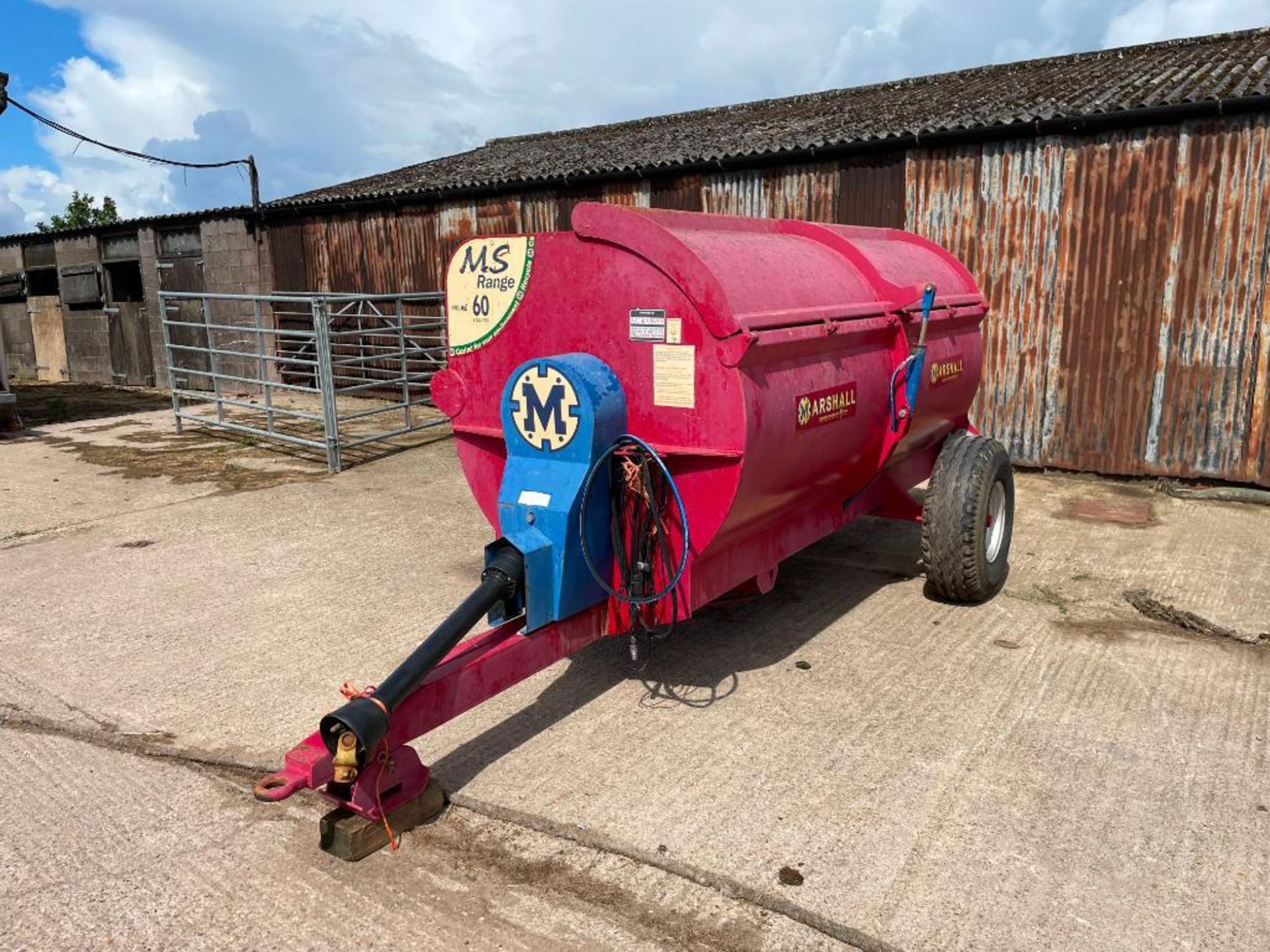 2013 Marshall MS60 6t manure spreader, single axle on 12.5/80-15.3 wheels and tyres NB: Manual in Of