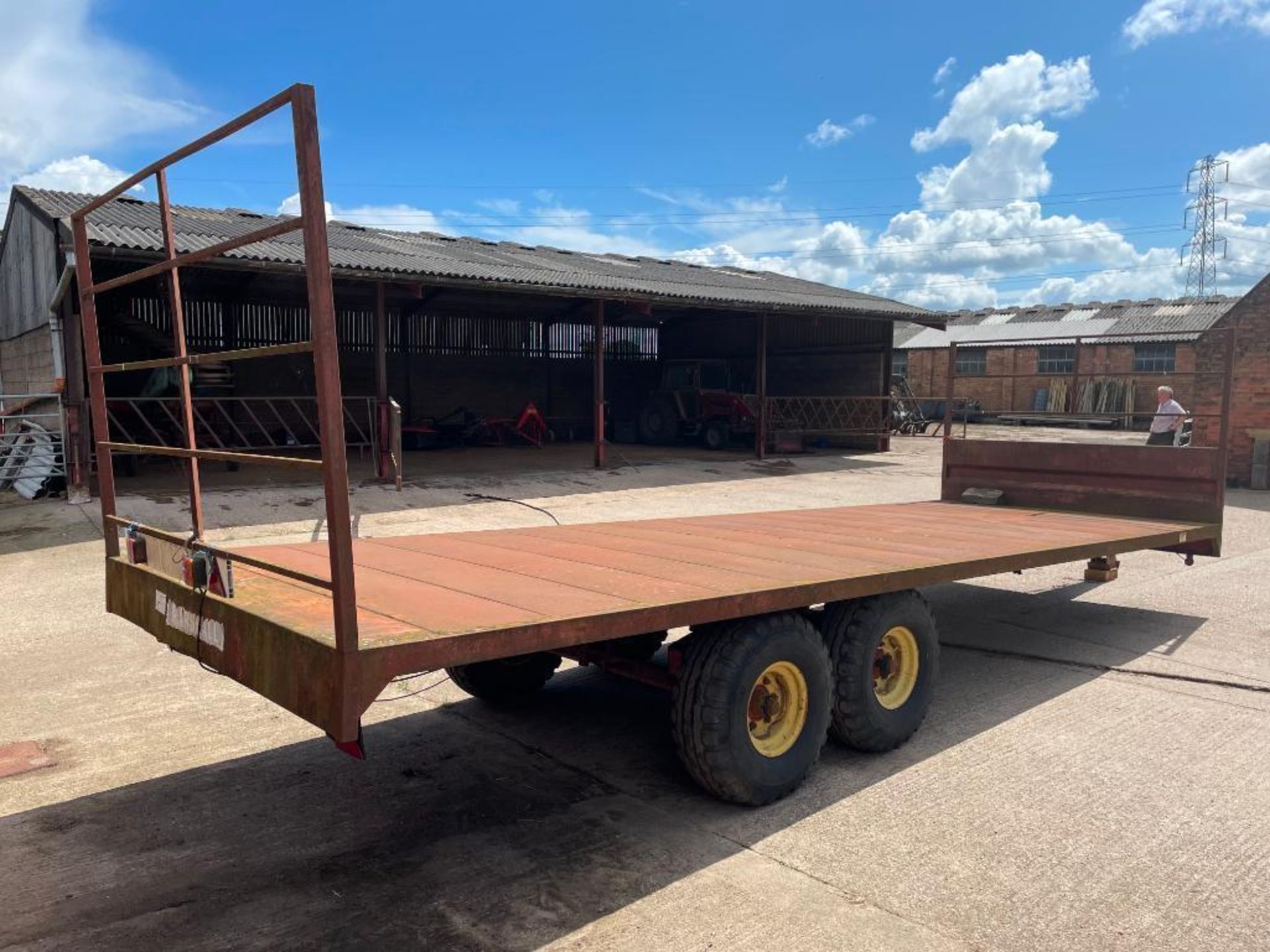 1989 Marshall BC25 bale trailer with metal floor, front and rear raves, twin axle on 12.5/80-15.3 wh - Image 7 of 8