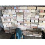 Quantity loose decorative bricks