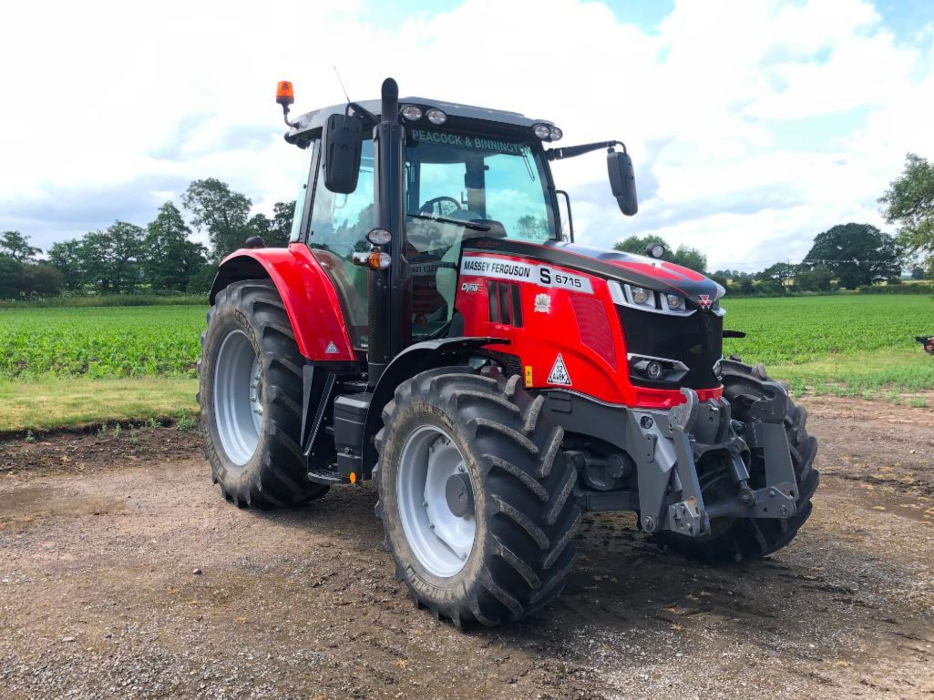 2019 Massey Ferguson 6715 S Dyna 6 50kph 4wd tractor c/w 3 manual spools, front linkage, air brakes, - Image 34 of 41