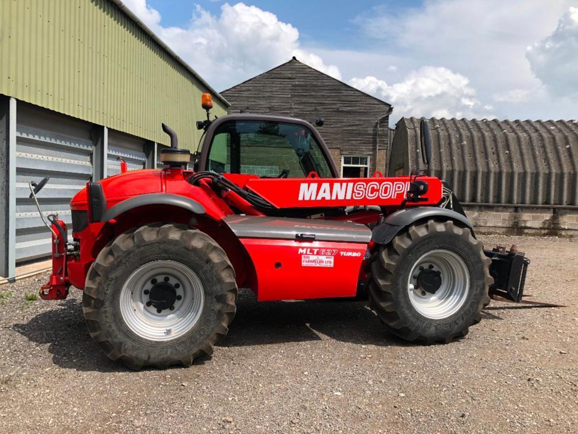 2010 Manitou MLT627 Turbo materials handler c/w air conditioned cab, pick up hitch, pin and cone hea - Image 26 of 47