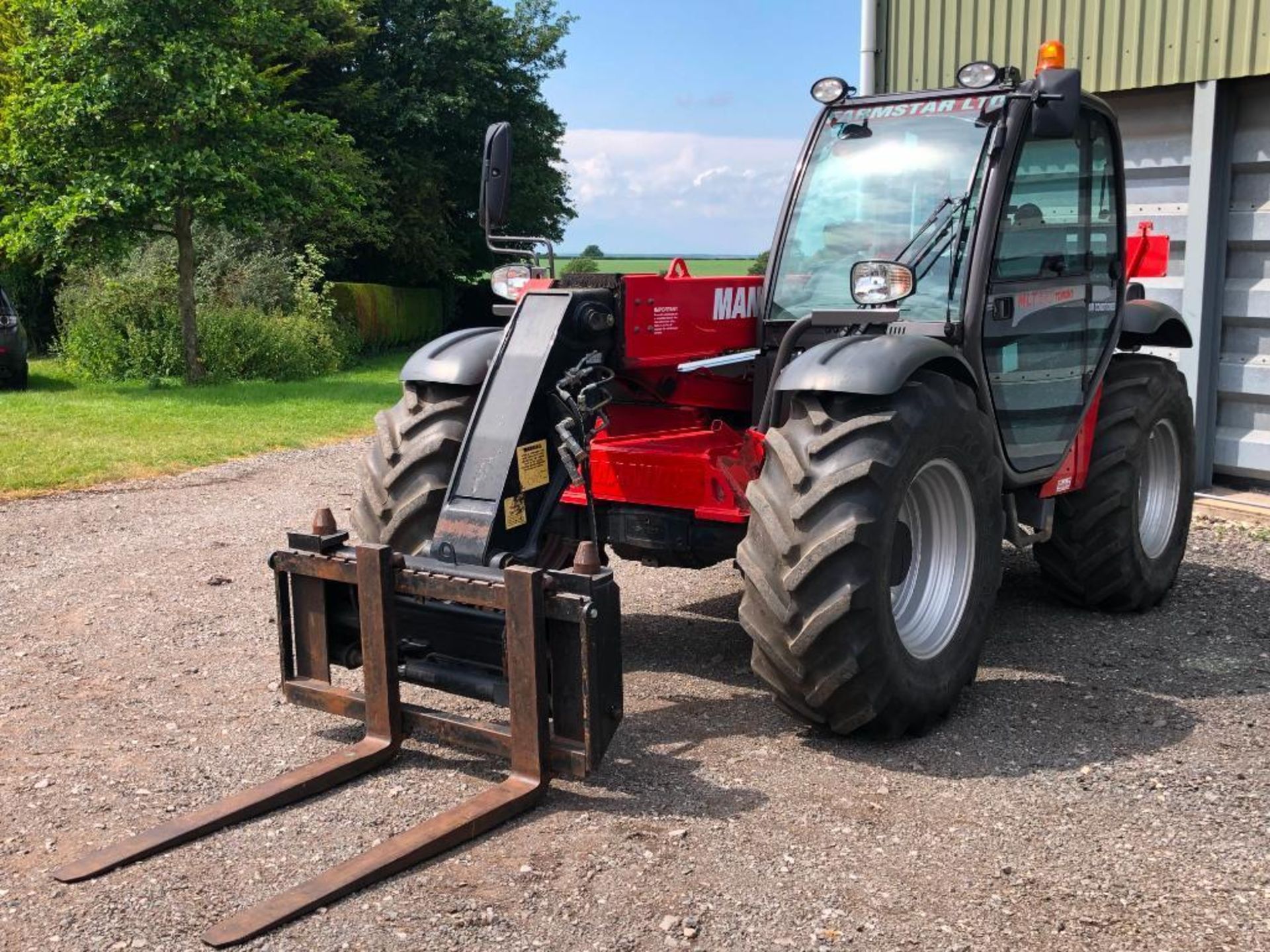 2010 Manitou MLT627 Turbo materials handler c/w air conditioned cab, pick up hitch, pin and cone hea - Image 42 of 47