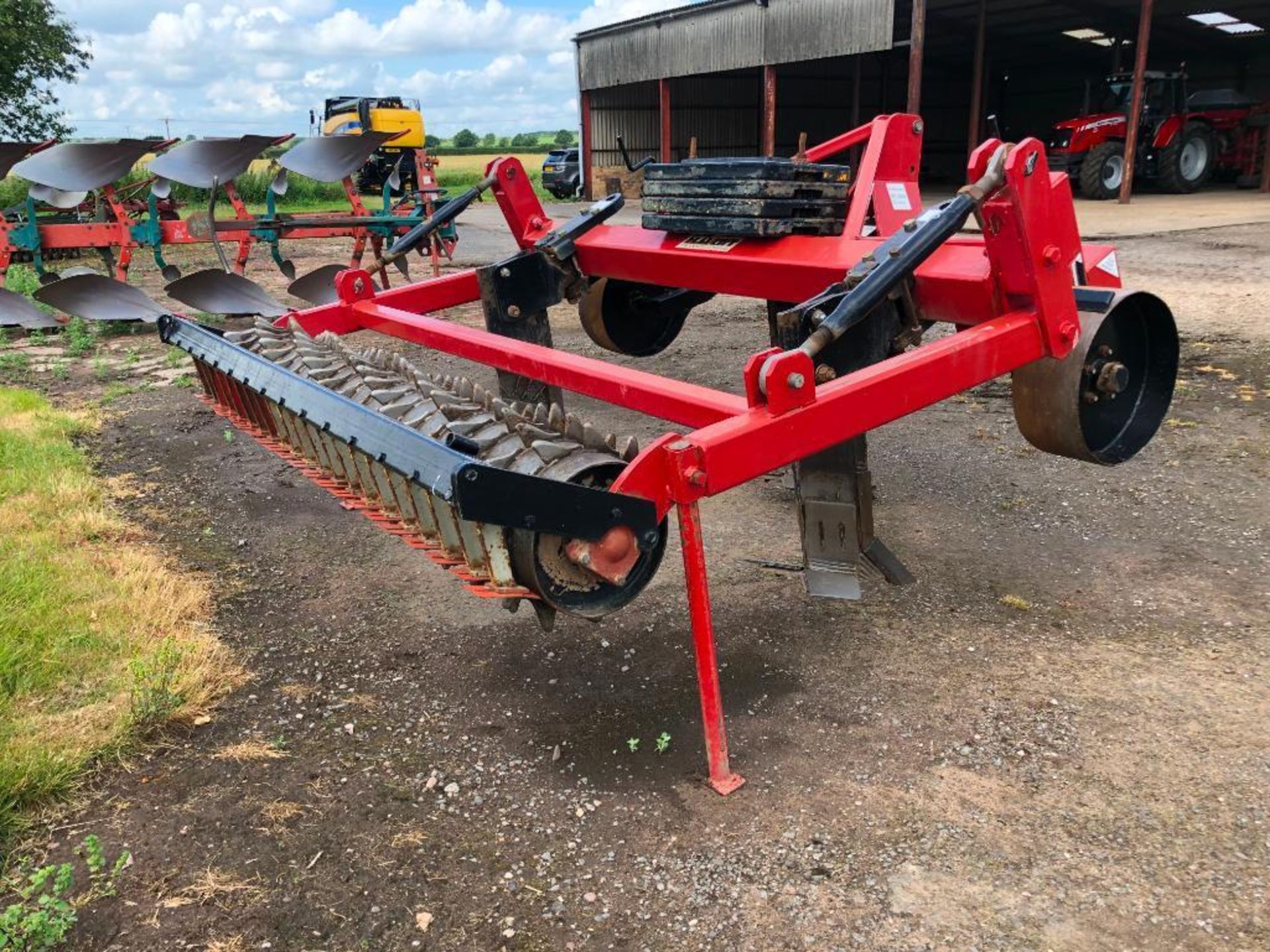 Spaldings 90/150 3 leg sub soiler with depth wheels, rear tooth packer, linkage mounted - Image 12 of 19