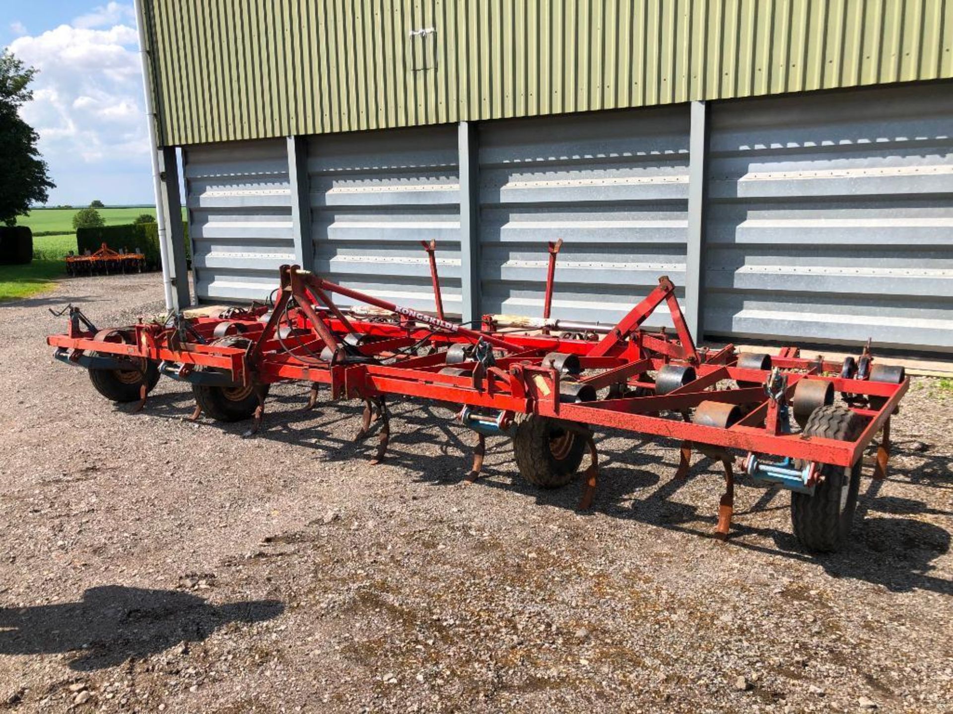 Kongskilde Vibroflex 6.2m, hydraulic folding with depth wheels and levelling discs - Image 11 of 16