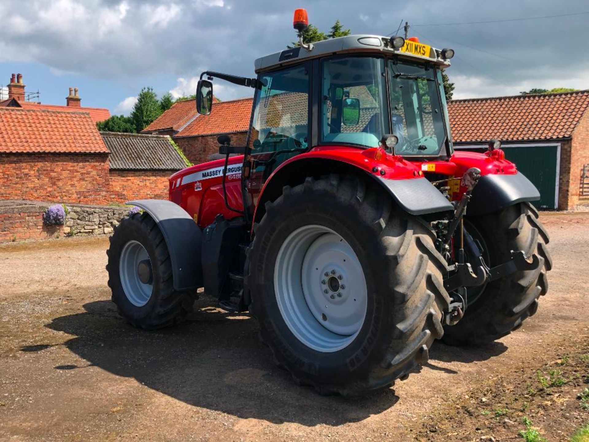 2011 Massey Ferguson 6480 Dyna 6 40kph 4wd tractor c/w 3 manual spools, front and cab suspension, im - Image 10 of 44