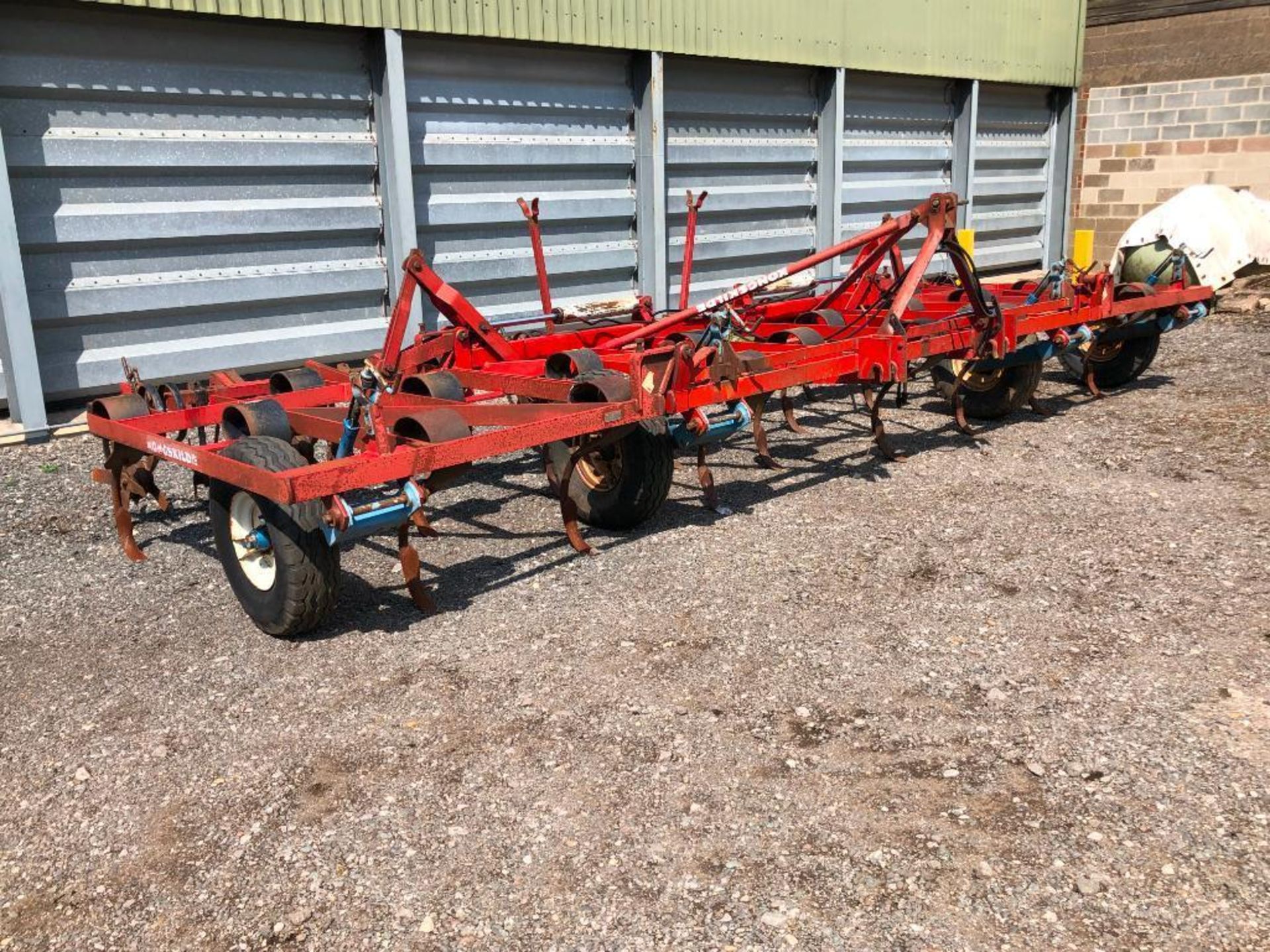 Kongskilde Vibroflex 6.2m, hydraulic folding with depth wheels and levelling discs - Image 2 of 16