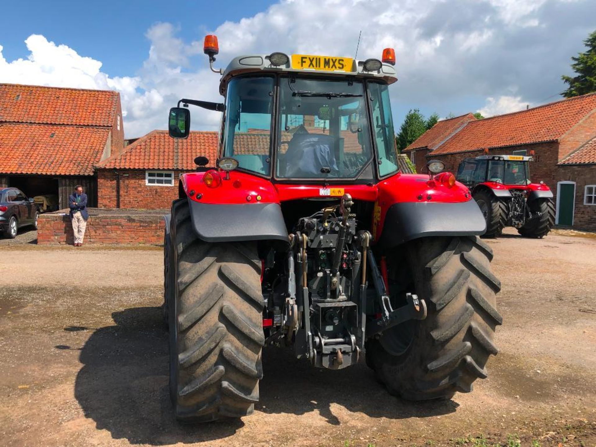 2011 Massey Ferguson 6480 Dyna 6 40kph 4wd tractor c/w 3 manual spools, front and cab suspension, im - Image 13 of 44
