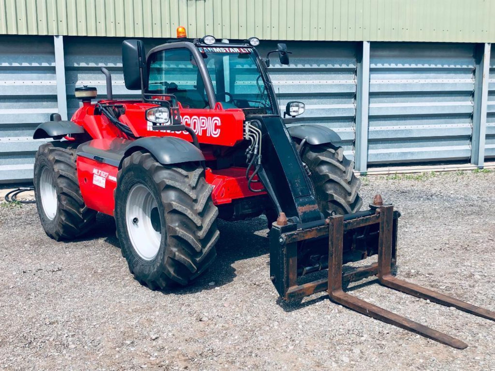 2010 Manitou MLT627 Turbo materials handler c/w air conditioned cab, pick up hitch, pin and cone hea - Image 16 of 47