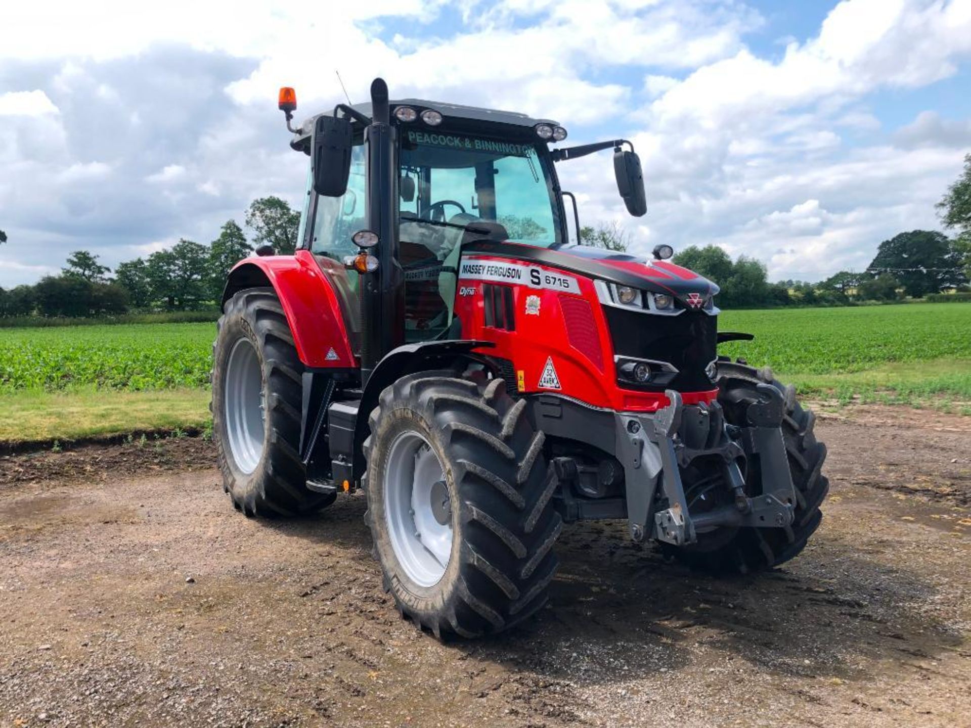 2019 Massey Ferguson 6715 S Dyna 6 50kph 4wd tractor c/w 3 manual spools, front linkage, air brakes, - Image 37 of 41