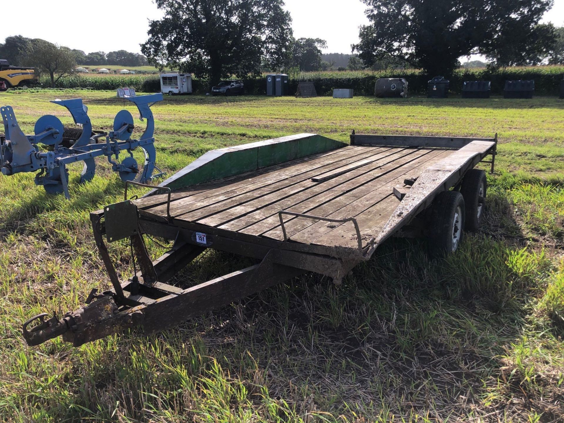 Twin axle car trailer with ball hitch and wooden floor - Image 2 of 3