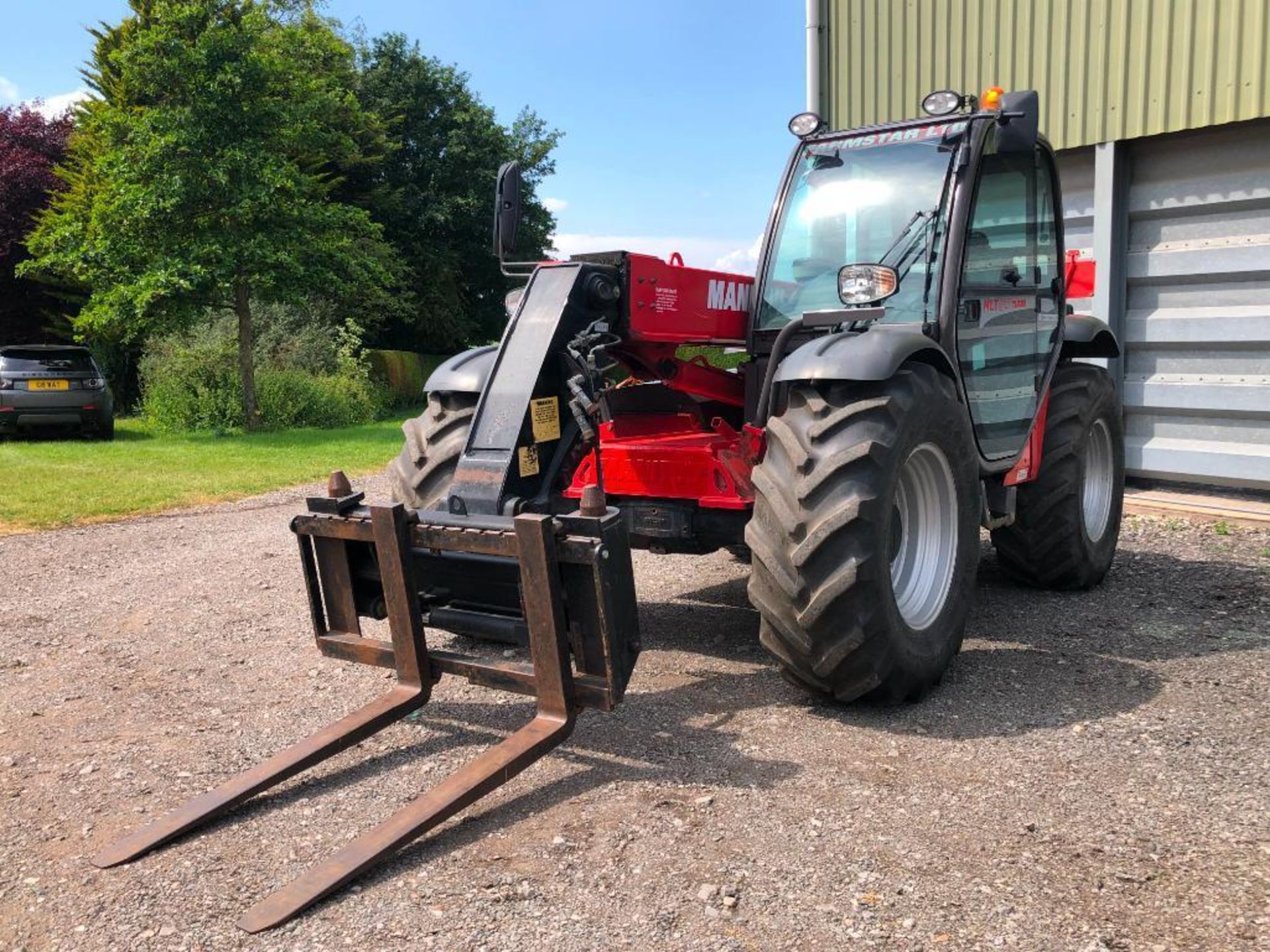 2010 Manitou MLT627 Turbo materials handler c/w air conditioned cab, pick up hitch, pin and cone hea - Image 32 of 47