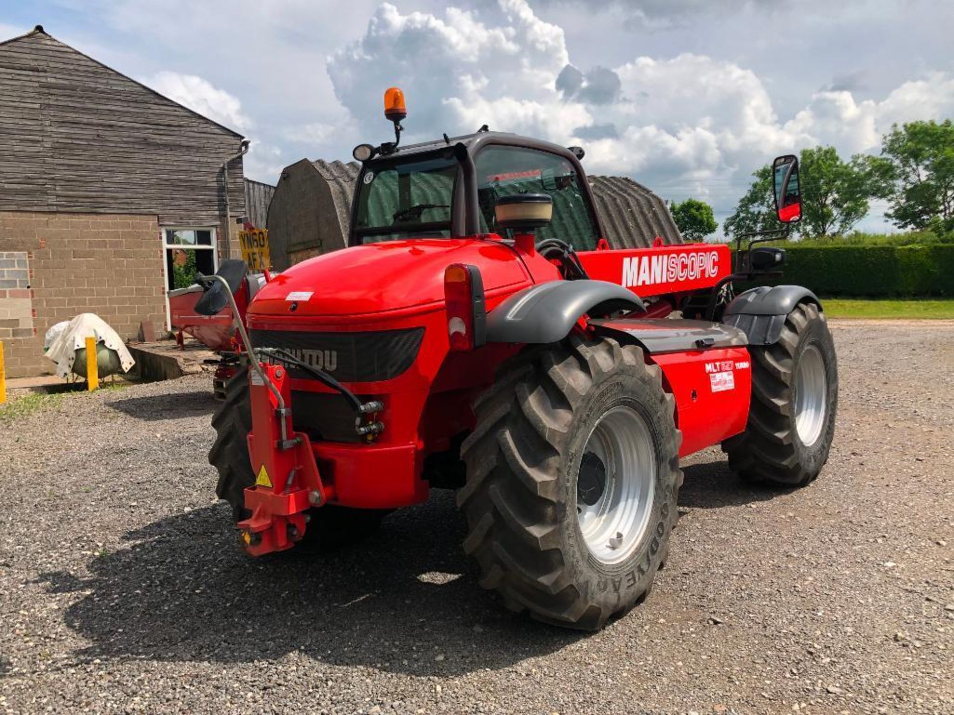 2010 Manitou MLT627 Turbo materials handler c/w air conditioned cab, pick up hitch, pin and cone hea - Image 25 of 47