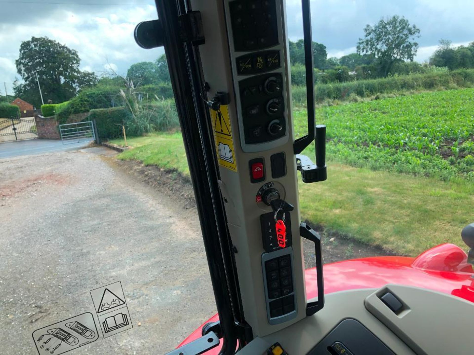 2019 Massey Ferguson 6715 S Dyna 6 50kph 4wd tractor c/w 3 manual spools, front linkage, air brakes, - Image 28 of 41