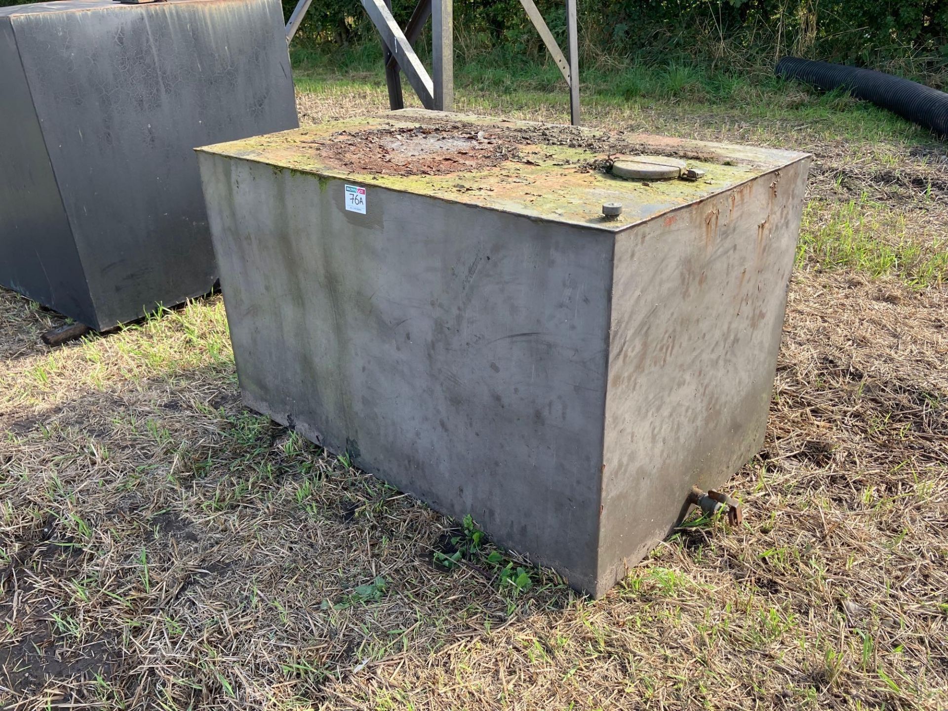 Metal tank - Image 2 of 2